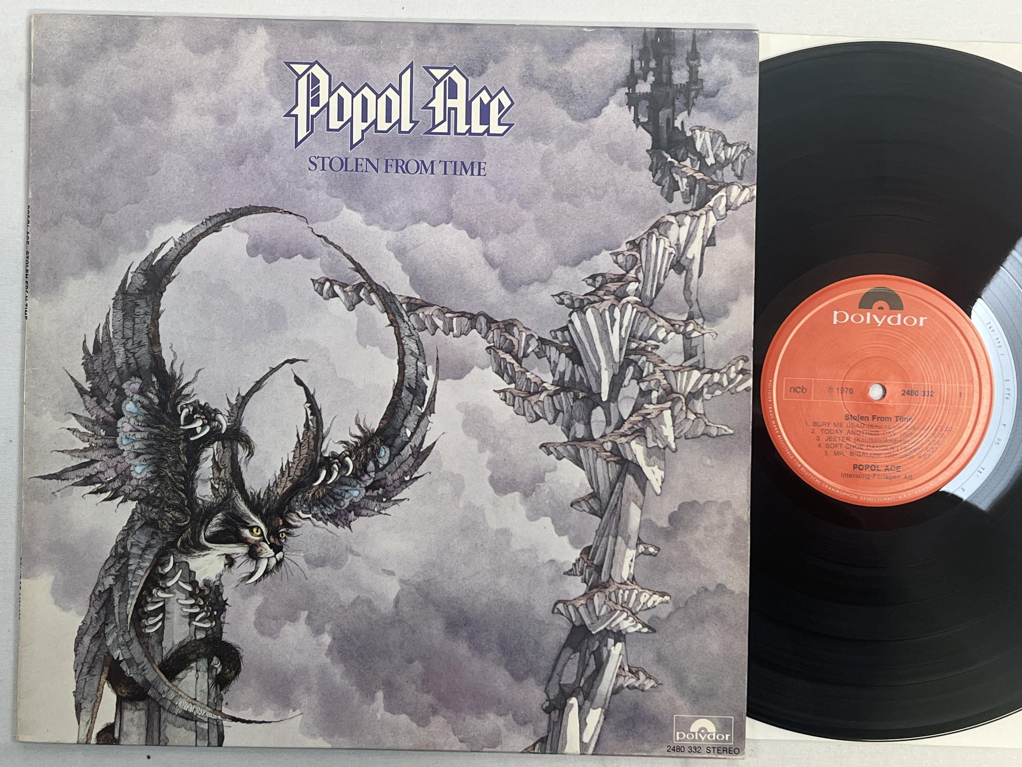 Omslagsbild för skivan POPOL ACE Stolen From Time LP -75 POLYDOR 2480 332 *** PROG ***