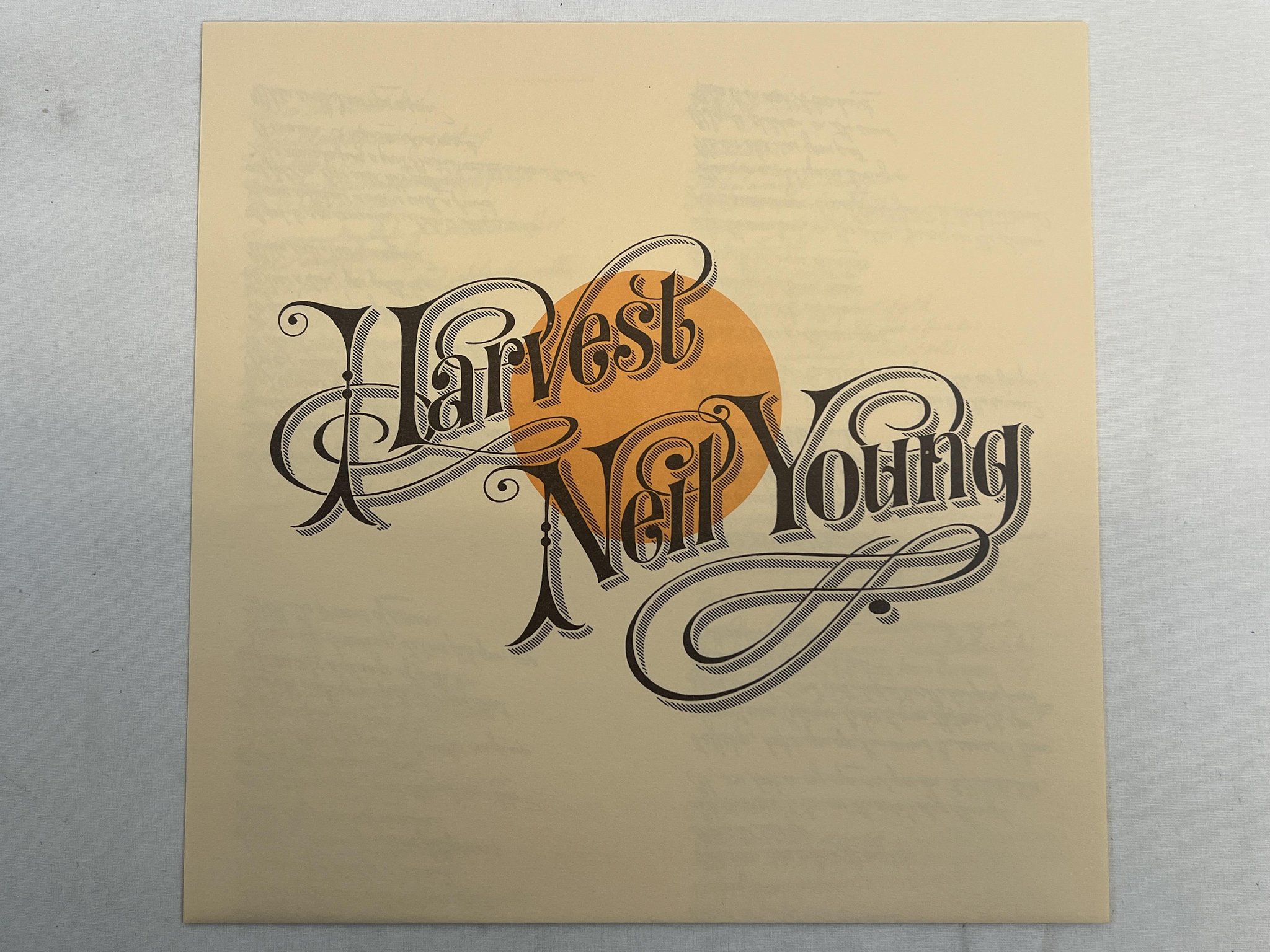 Omslagsbild för skivan NEIL YOUNG harvest LP Ger REPRISE REP 44131 *** CLASSIC ***