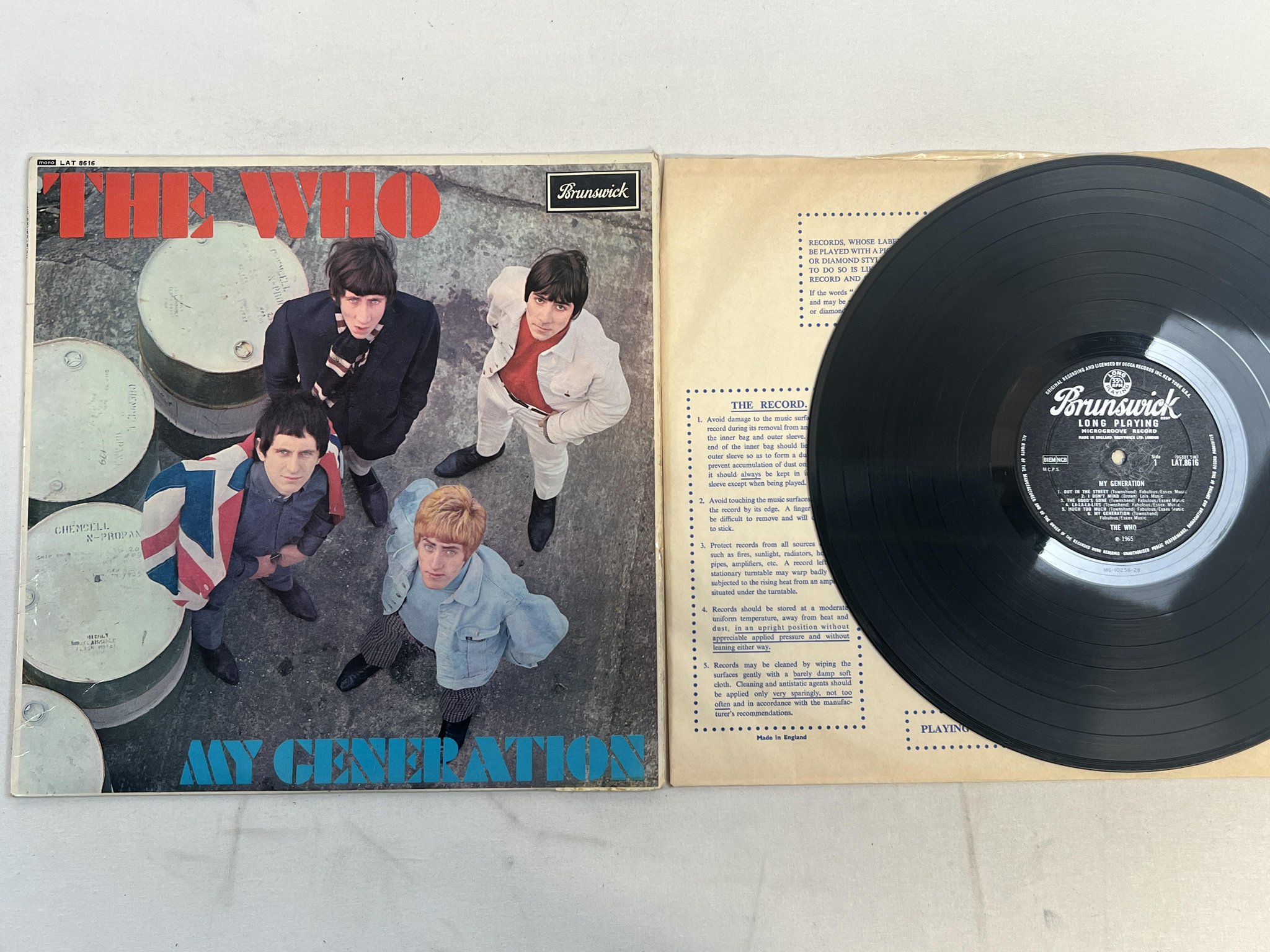 Omslagsbild för skivan THE WHO my generation LP -65 UK BRUNSWICK LAT 8616 *** MASSIVE CLASSIC ***