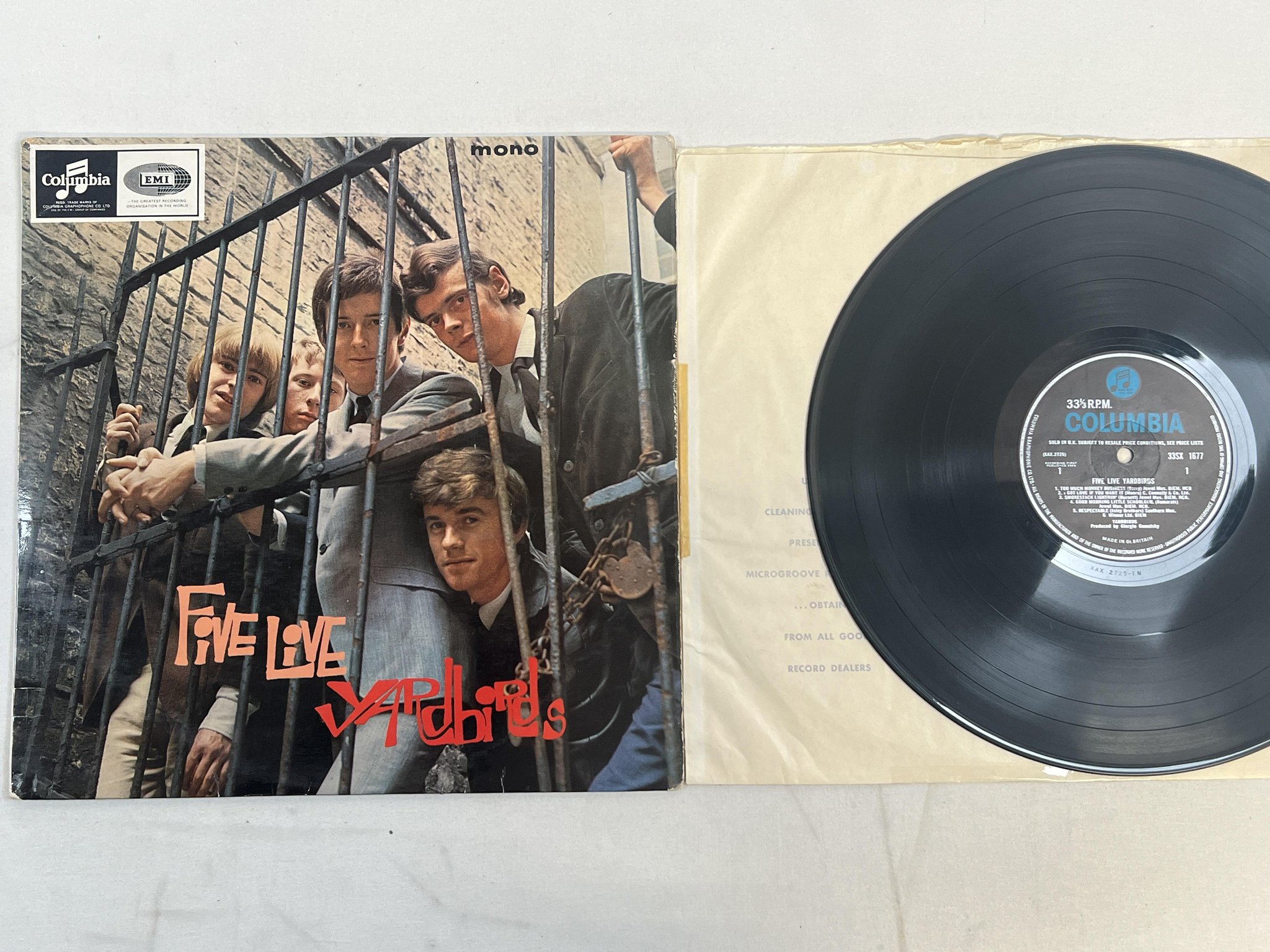 Omslagsbild för skivan YARDBIRDS five live yardbirds LP -64 UK COLUMBIA 33SX 1677