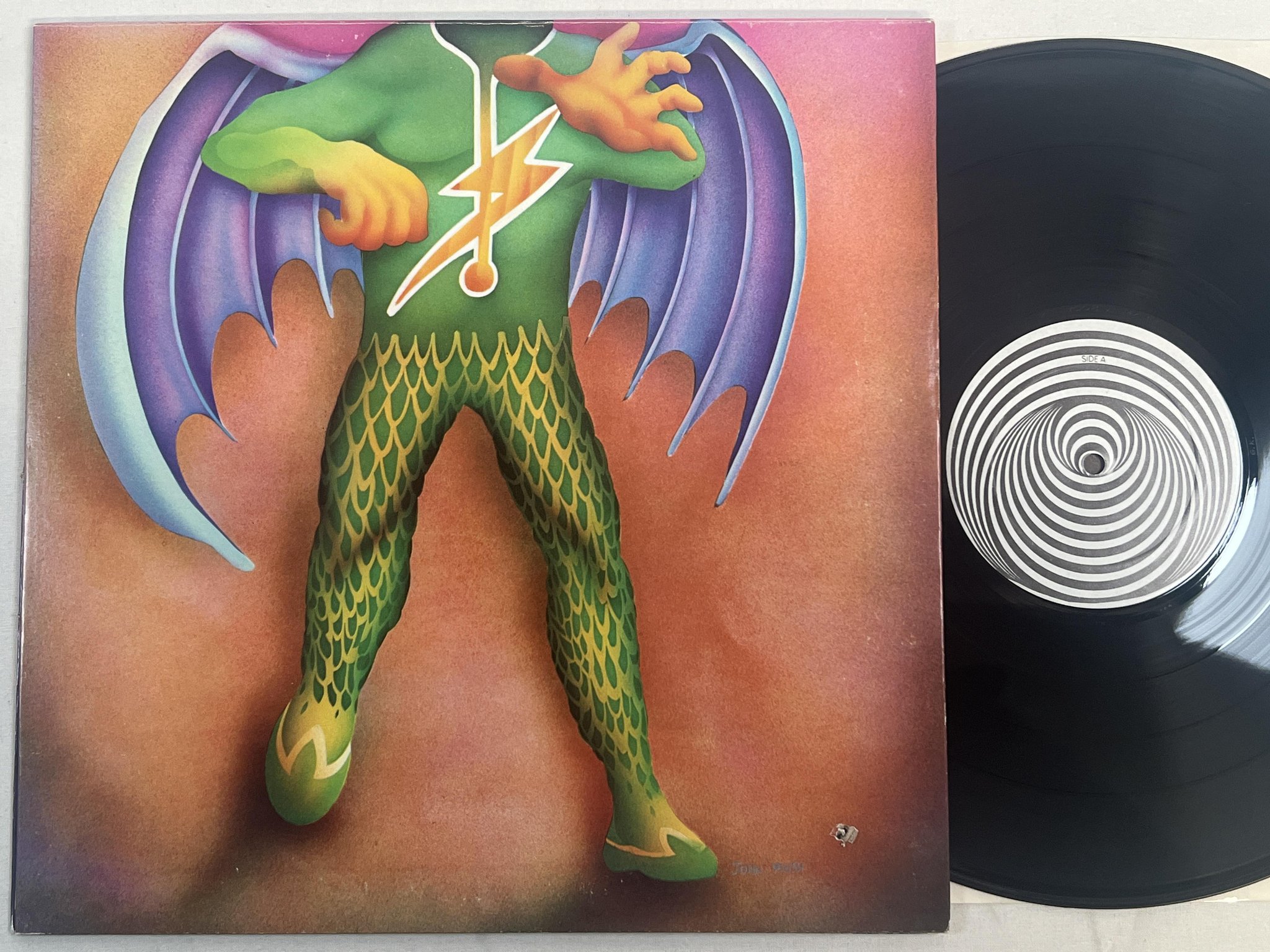 Omslagsbild för skivan PATTO hold your fire LP -71 US VERTIGO swirl VEL-1008 prog