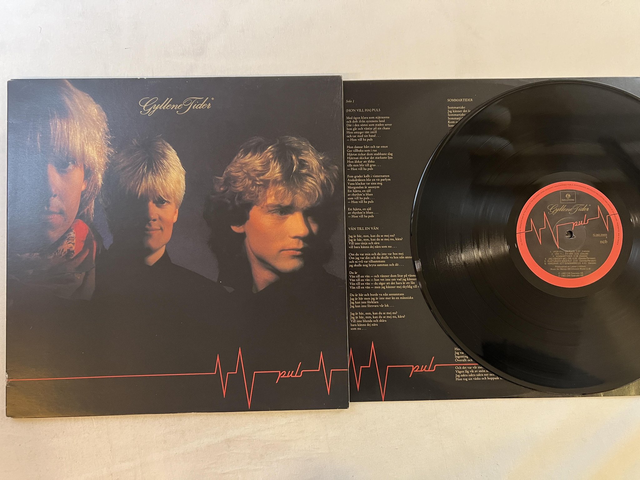 Omslagsbild för skivan GYLLENE TIDER puls LP -82 Swe PARLOPHONE 7C 062-35935