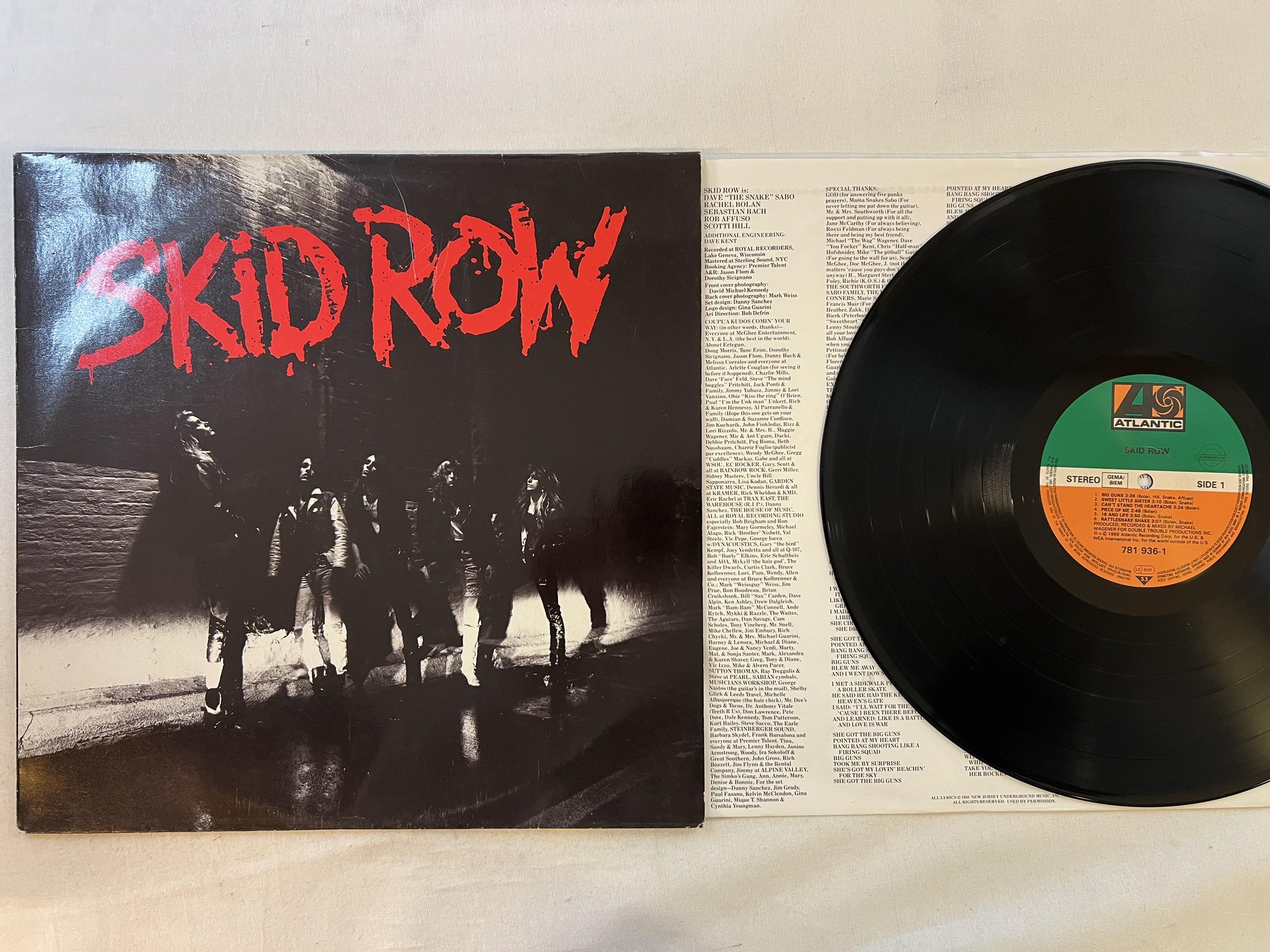 Omslagsbild för skivan SKID ROW s/t LP -89 Ger ATLANTIC 781936-1 ** HARD ROCK CLASSIC **