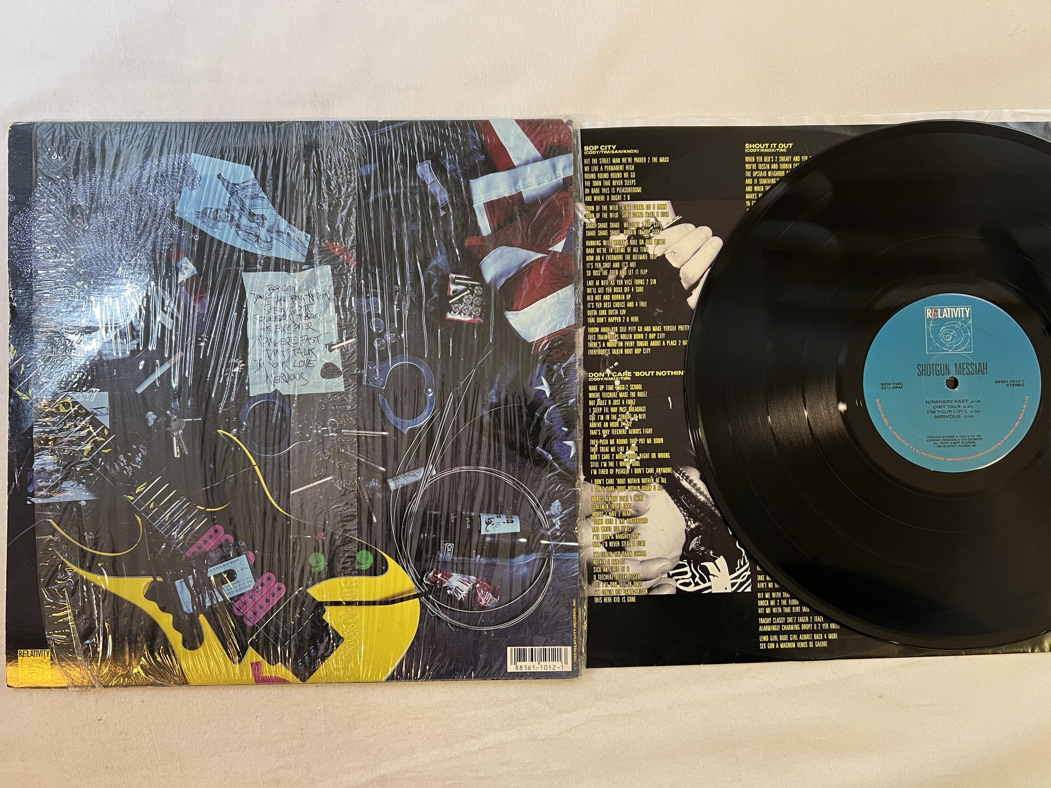 Omslagsbild för skivan SHOTGUN MESSIAH s/t LP -89 US RELATIVITY 88561-1012-1 ** RARE **