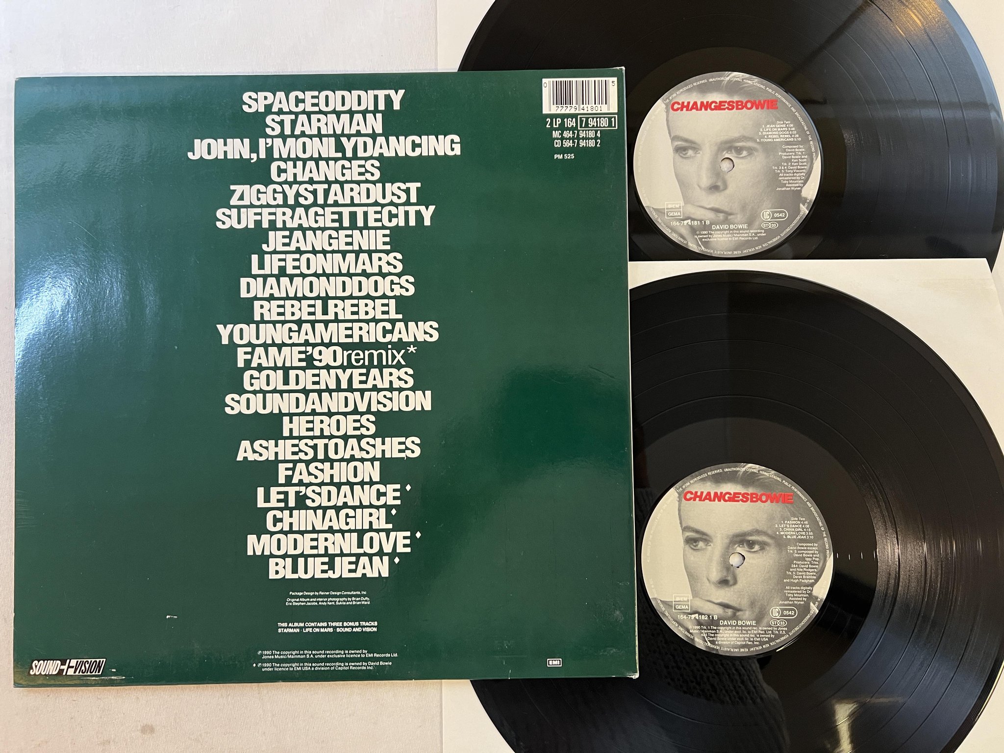 Omslagsbild för skivan DAVID BOWIE changesbowie 2xLP -90 EMI 2 LP 164 7 94180 1