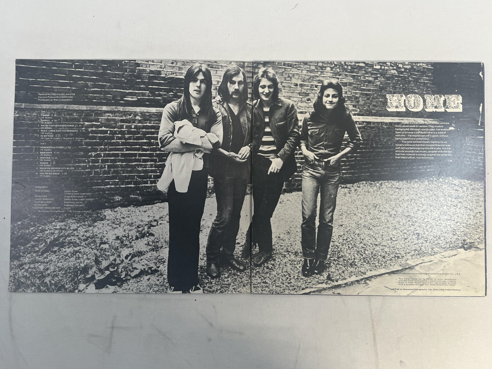 Omslagsbild för skivan HOME Pause For A Hoarse Horse LP -71 UK CBS S 64356 ** country rock **