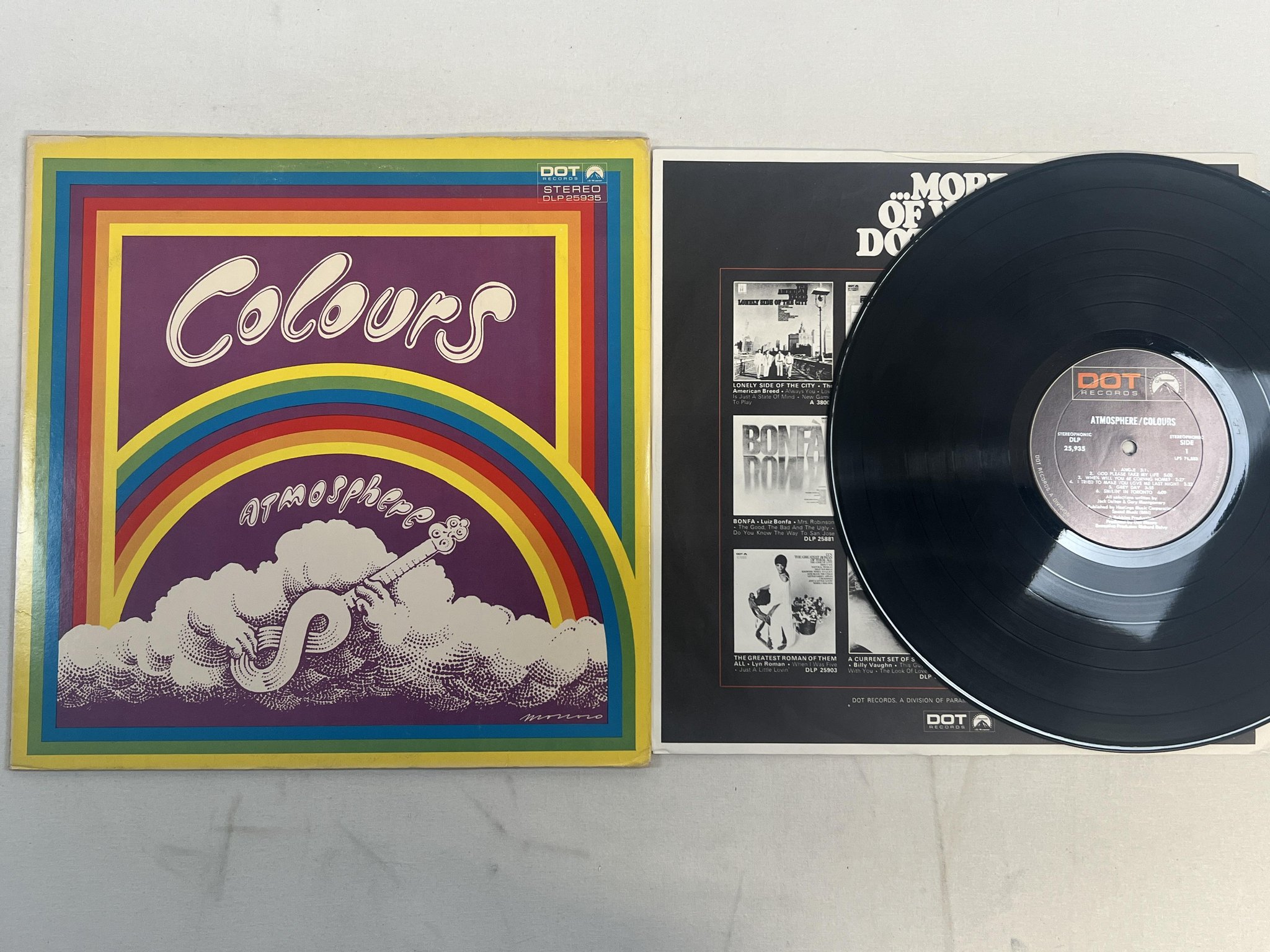 Omslagsbild för skivan COLOURS atmosphere LP -69 US DOT DLP 25935