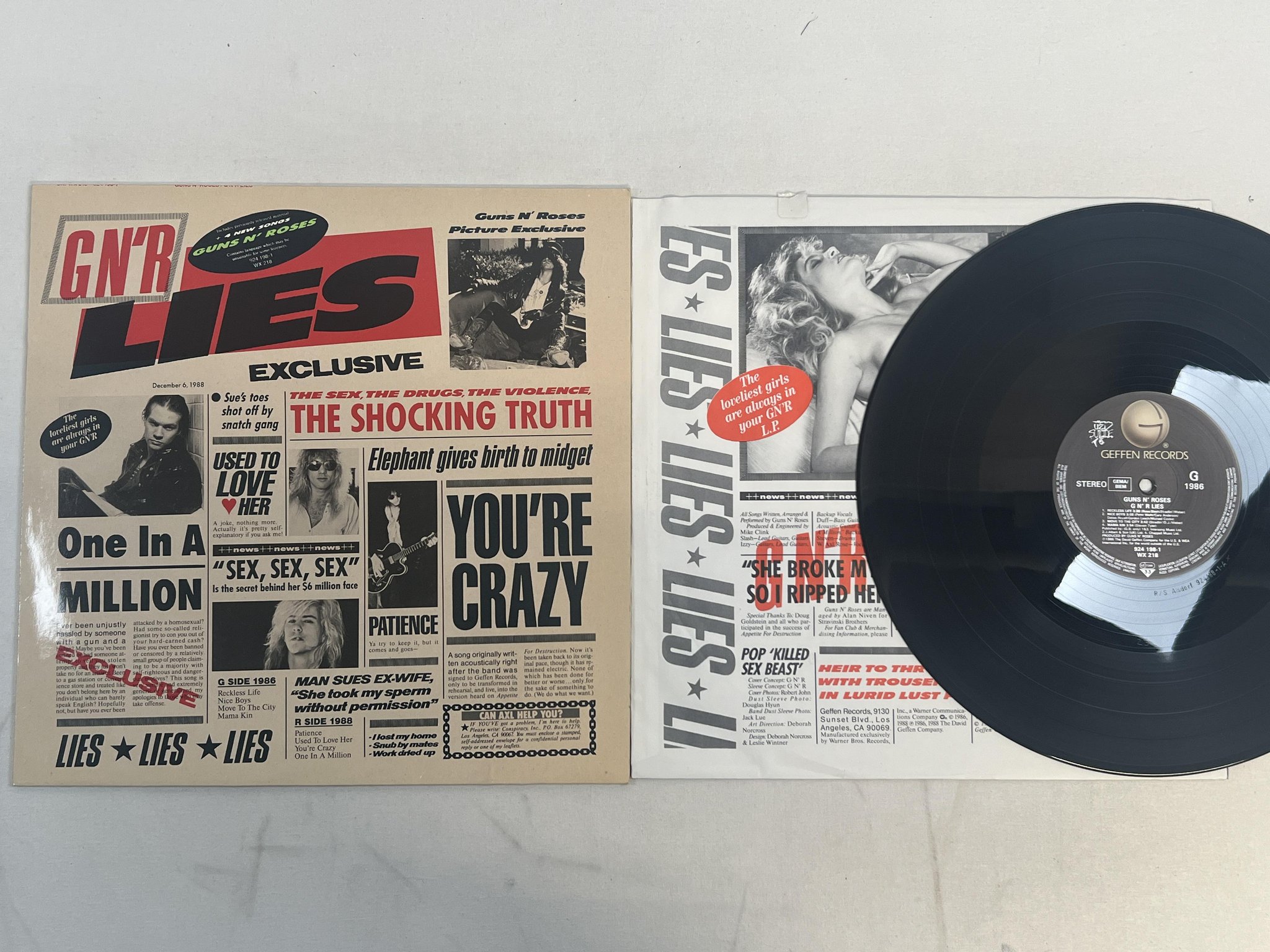 Omslagsbild för skivan GUNS N' ROSES G n' R lies LP -88 Ger GEFFEN 924 198-1