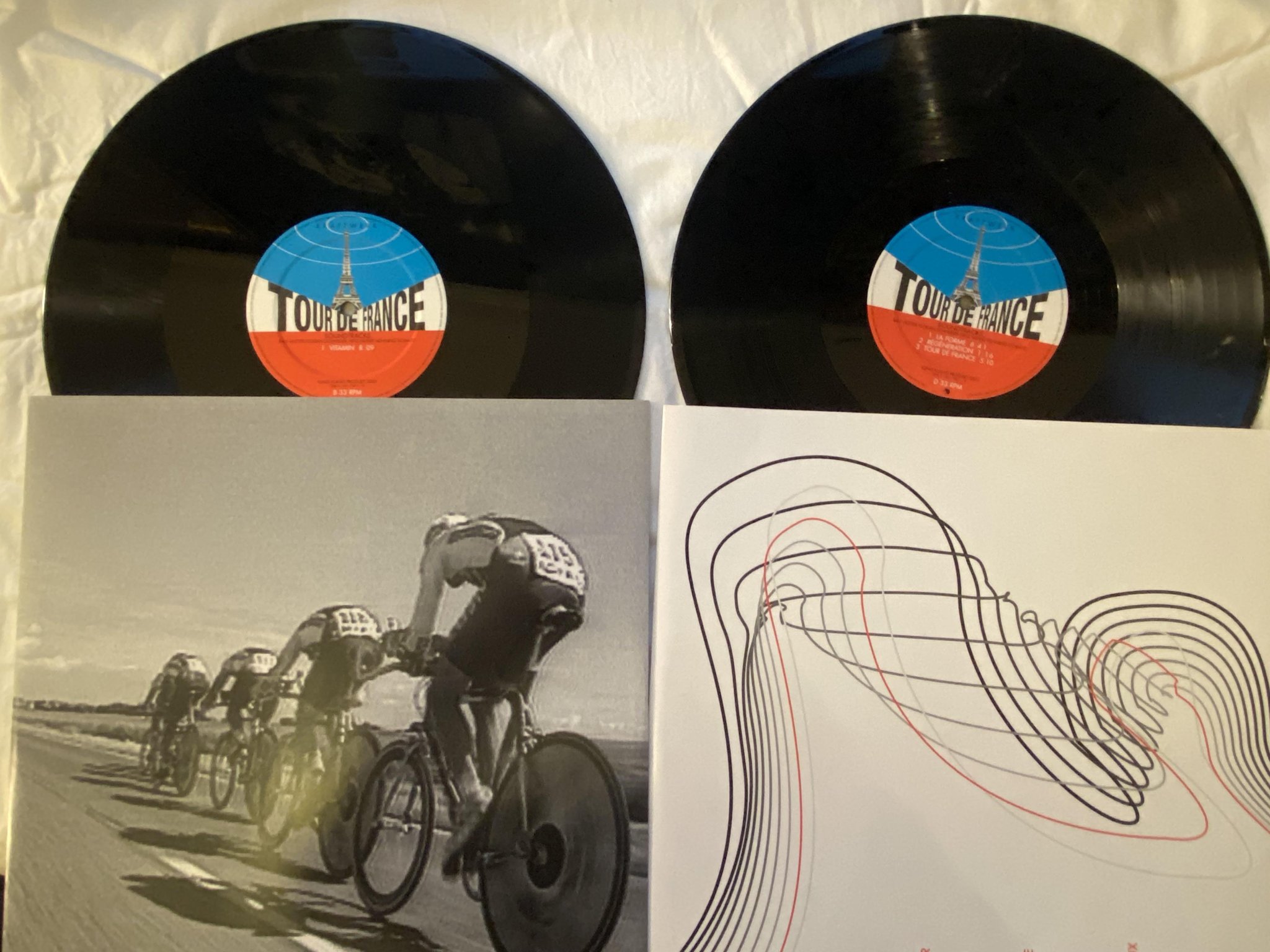 Omslagsbild för skivan KRAFTWERK Tour De France Soundtracks 2xLP 2003 591 708 1 ** RARE **