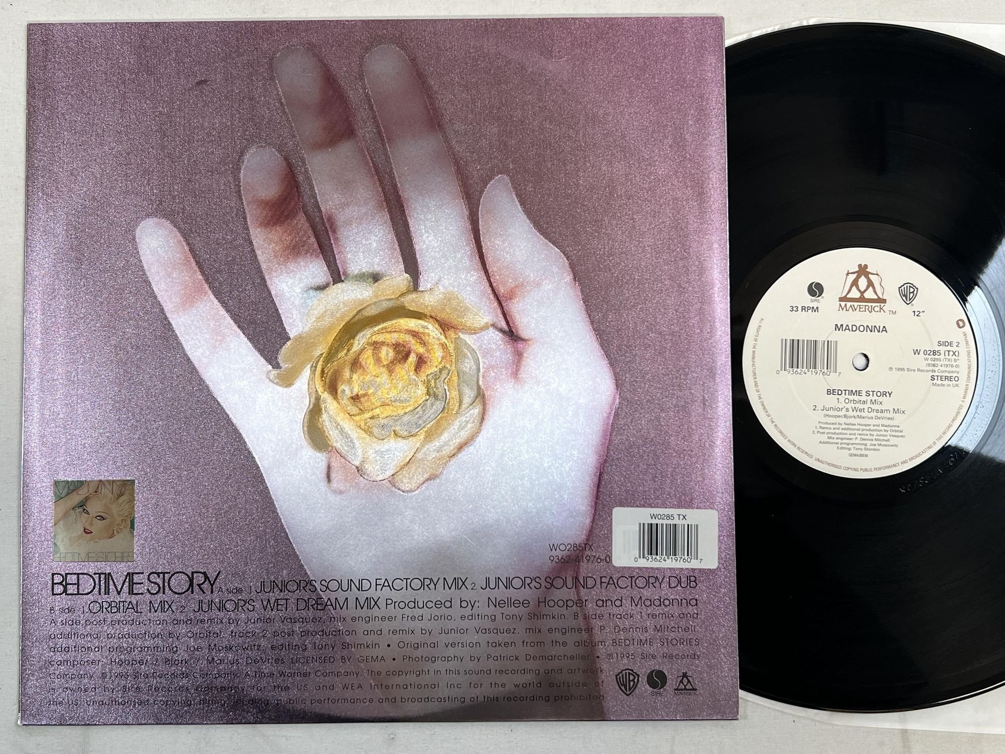 Omslagsbild för skivan MADONNA bedtime story 12"SINGLE -95 UK MAVERICK W0285 TX ** RARE **