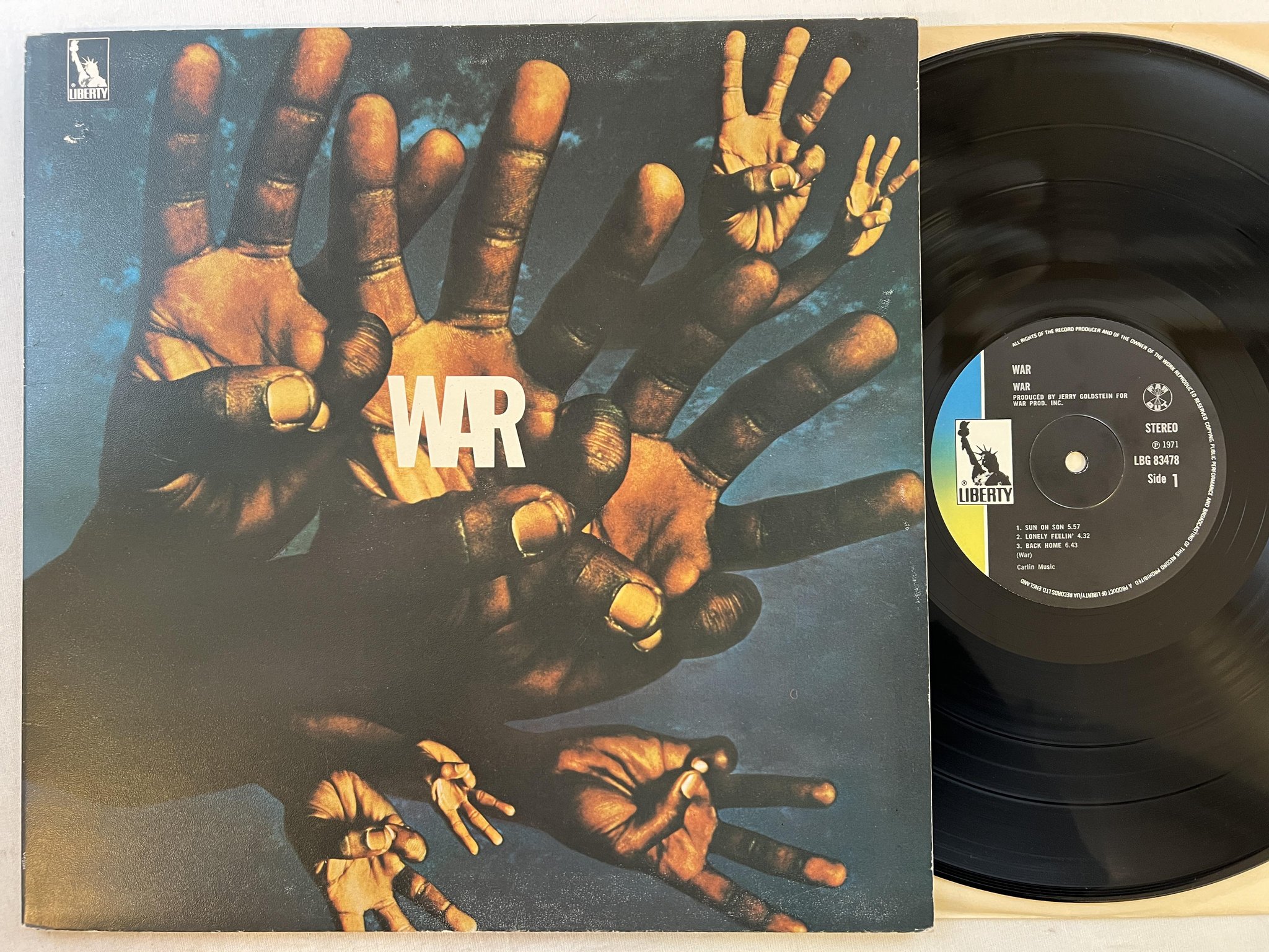 Omslagsbild för skivan WAR s/t LP -71 UK LIBERTY LBG 83478