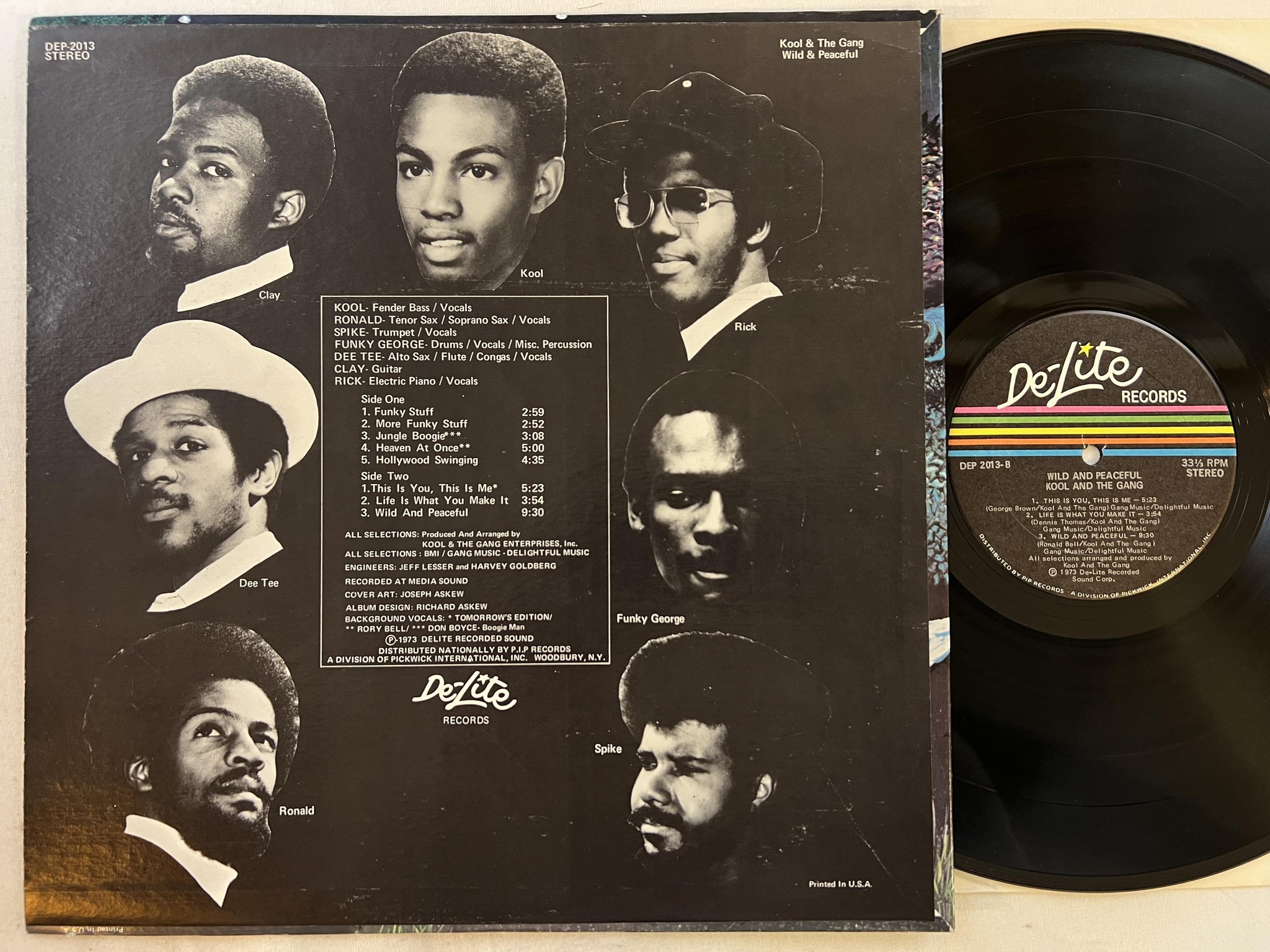 Omslagsbild för skivan KOOL AND THE GANG wild and peaceful LP -73 US DE'LITE DEP 2013 ** FUNKY STUFF **