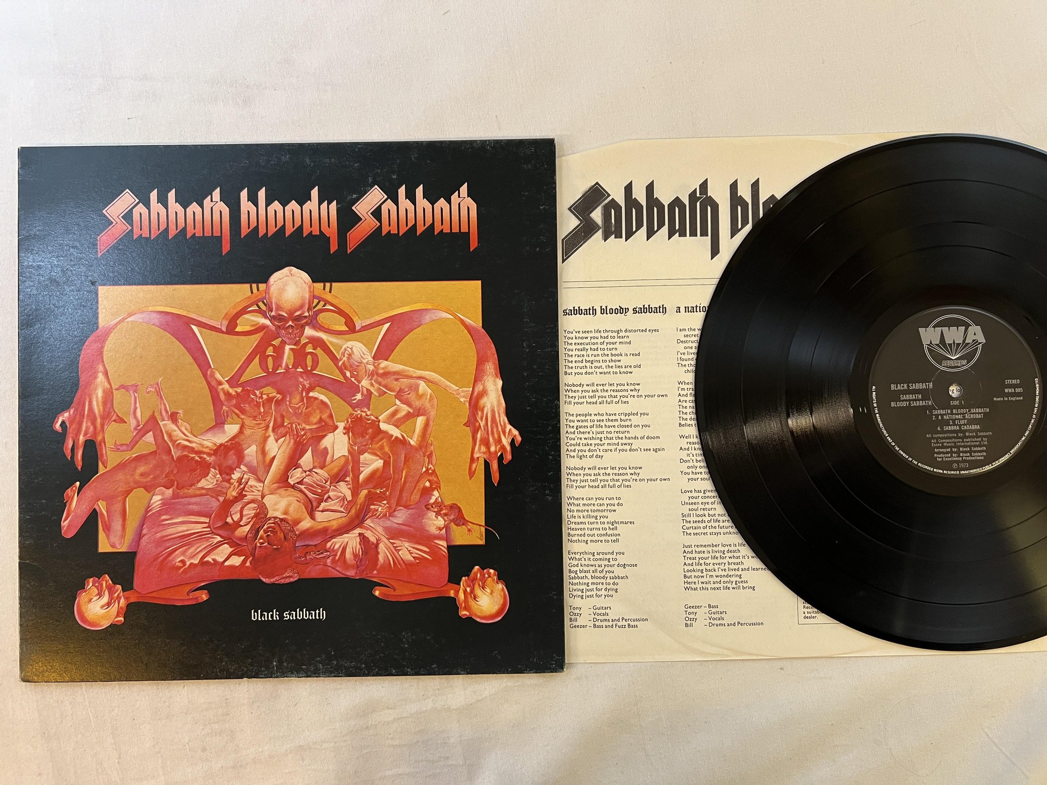 Omslagsbild för skivan BLACK SABBATH sabbath bloody sabbath LP -73 UK WWA 005