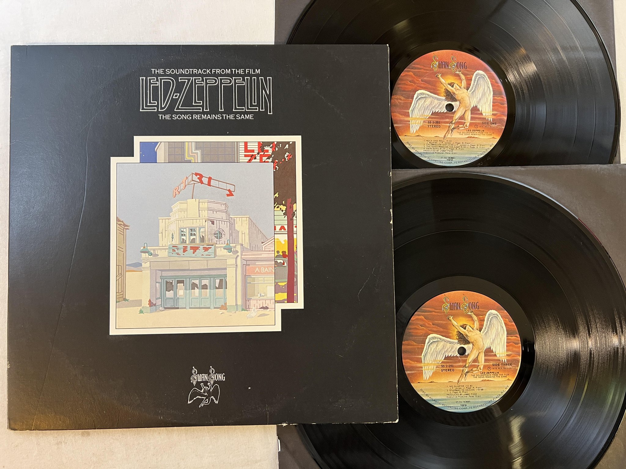 Omslagsbild för skivan LED ZEPPELIN the song remains the same 2xLP -76 US SWAN SONG SS 2-201