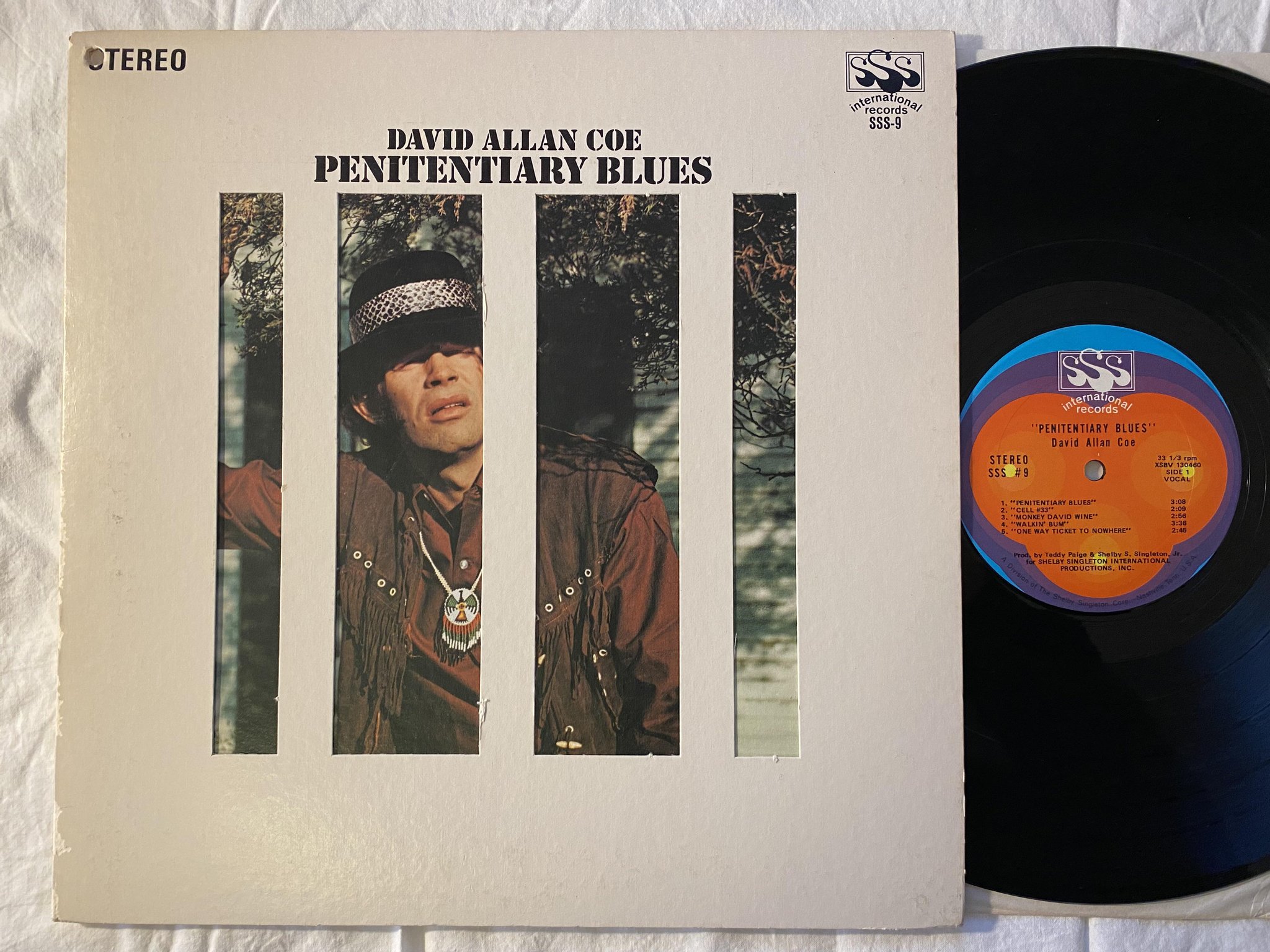 Omslagsbild för skivan DAVID ALLAN COE Penitentiary Blues LP -69 US SSS INTERNATIONAL SSS-9 ** RARE **
