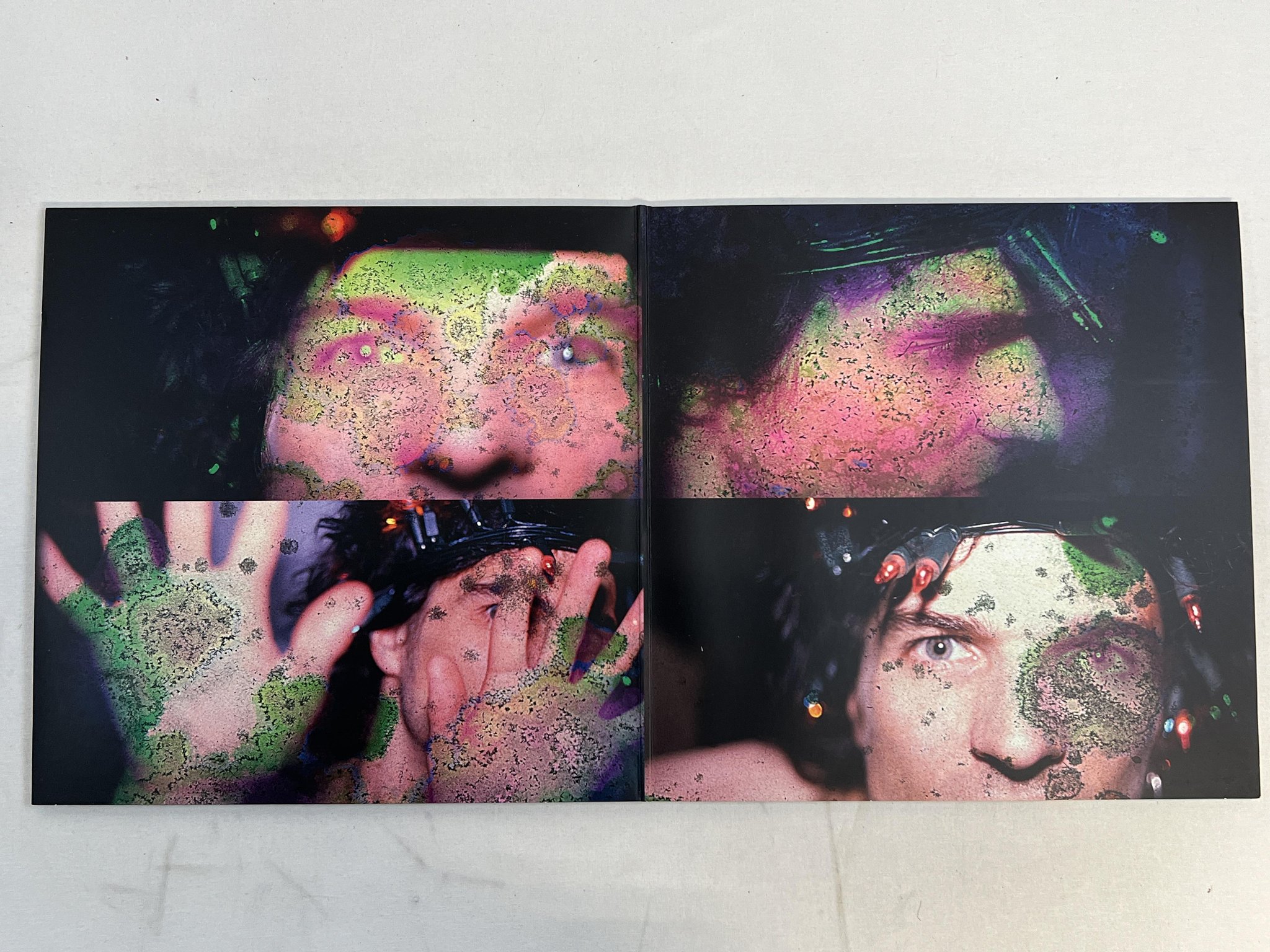 Omslagsbild för skivan THÅSTRÖM Xplodera Mig 2000 2xLP 2011 MNW MLRLP 124