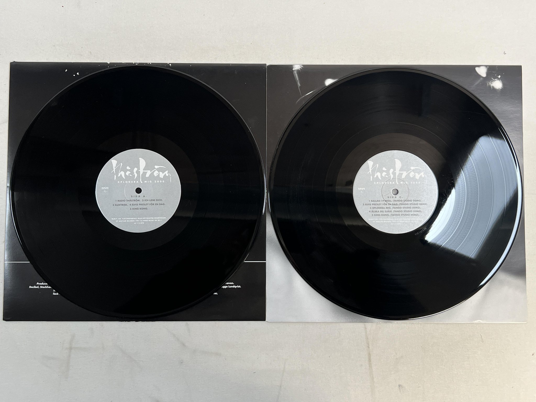 Omslagsbild för skivan THÅSTRÖM Xplodera Mig 2000 2xLP 2011 MNW MLRLP 124