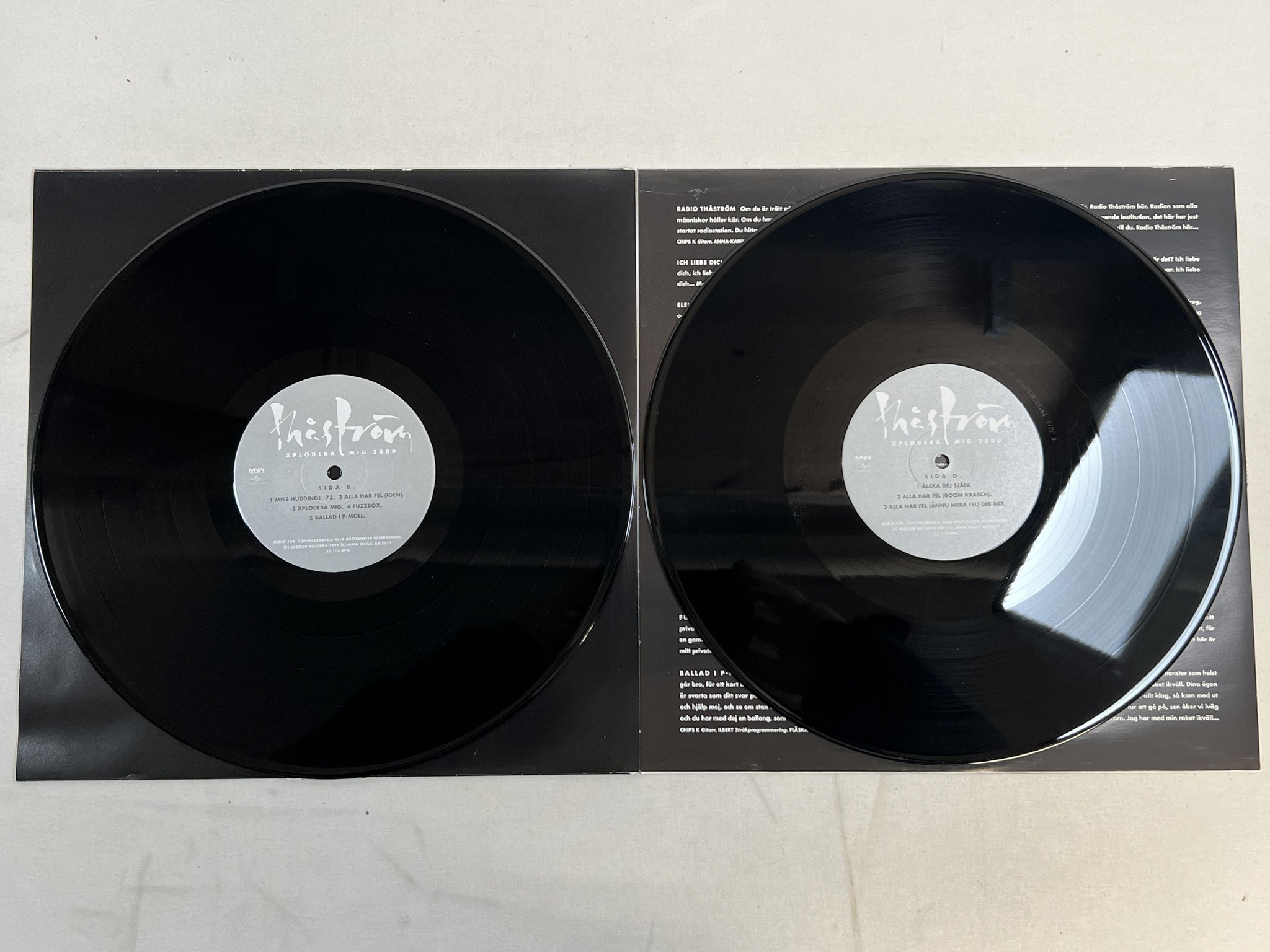 Omslagsbild för skivan THÅSTRÖM Xplodera Mig 2000 2xLP 2011 MNW MLRLP 124