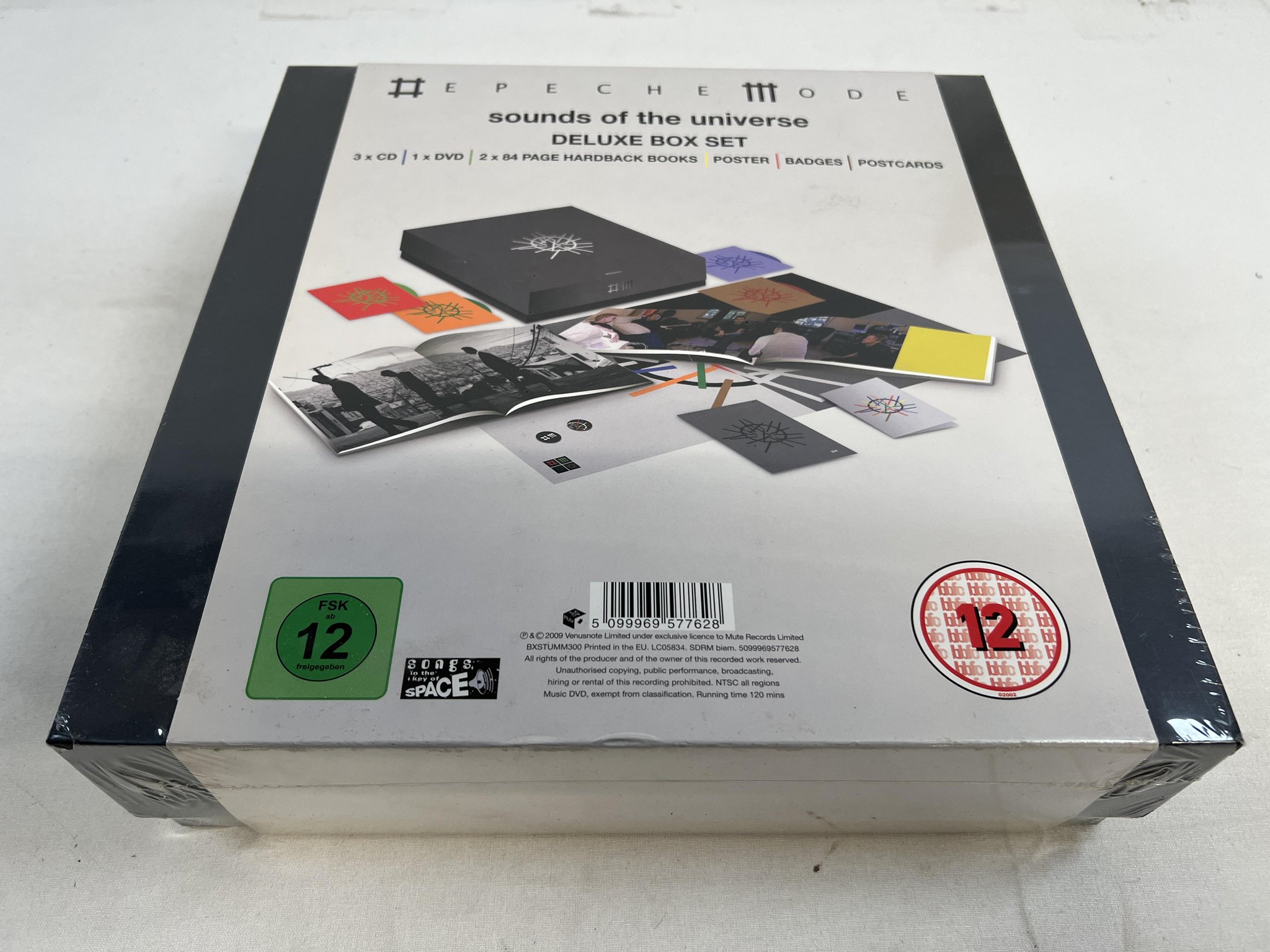 Omslagsbild för skivan DEPECHE MODE Sounds Of The Universe BOX SET cd DVD 2009 MUTE ** Still sealed **