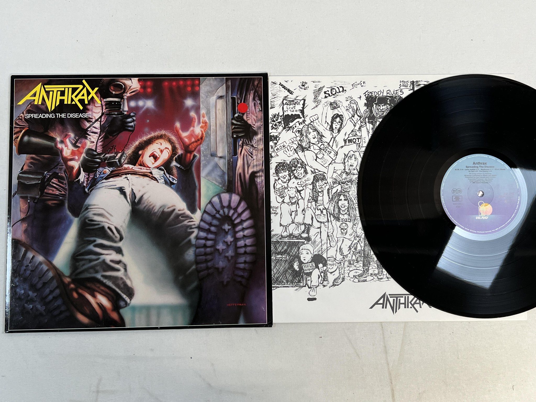 Omslagsbild för skivan ANTHRAX spreading the disease LP -88 Ger ISLAND 207476