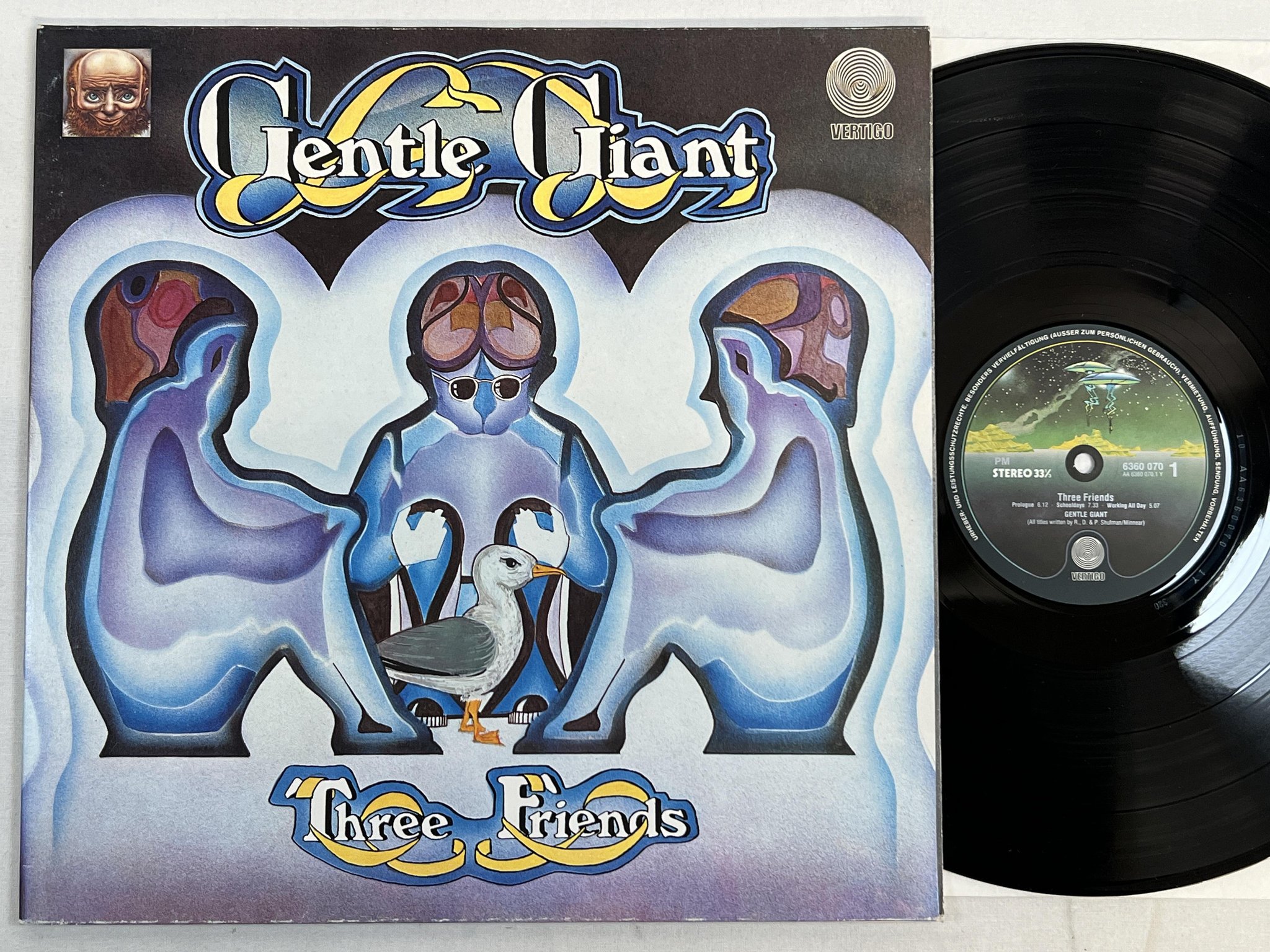 Omslagsbild för skivan GENTLE GIANT three friends LP Ger VERTIGO spaceship 6360070