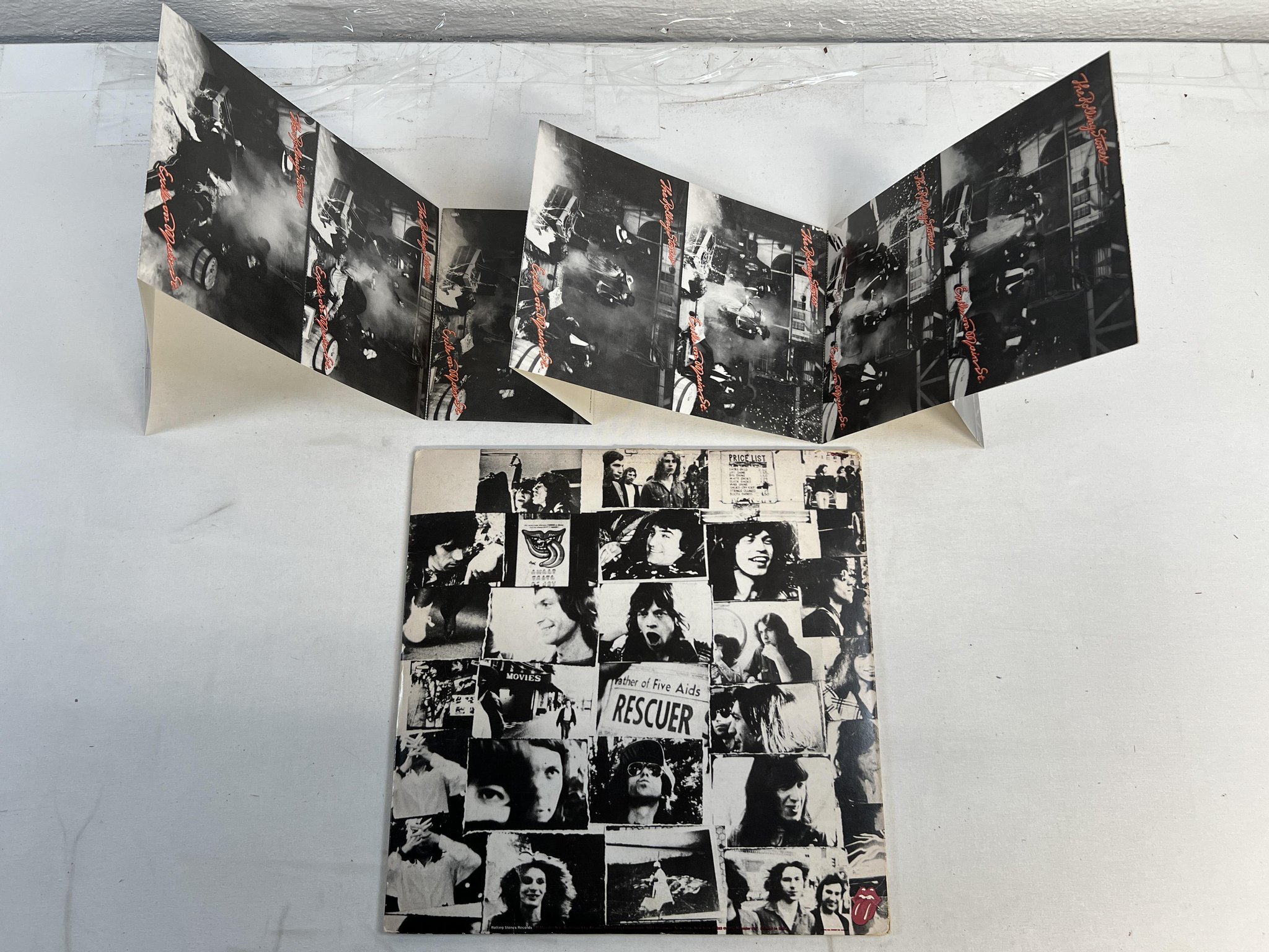 Omslagsbild för skivan ROLLING STONES exile main st 2xLP -72 US COC 2-2900