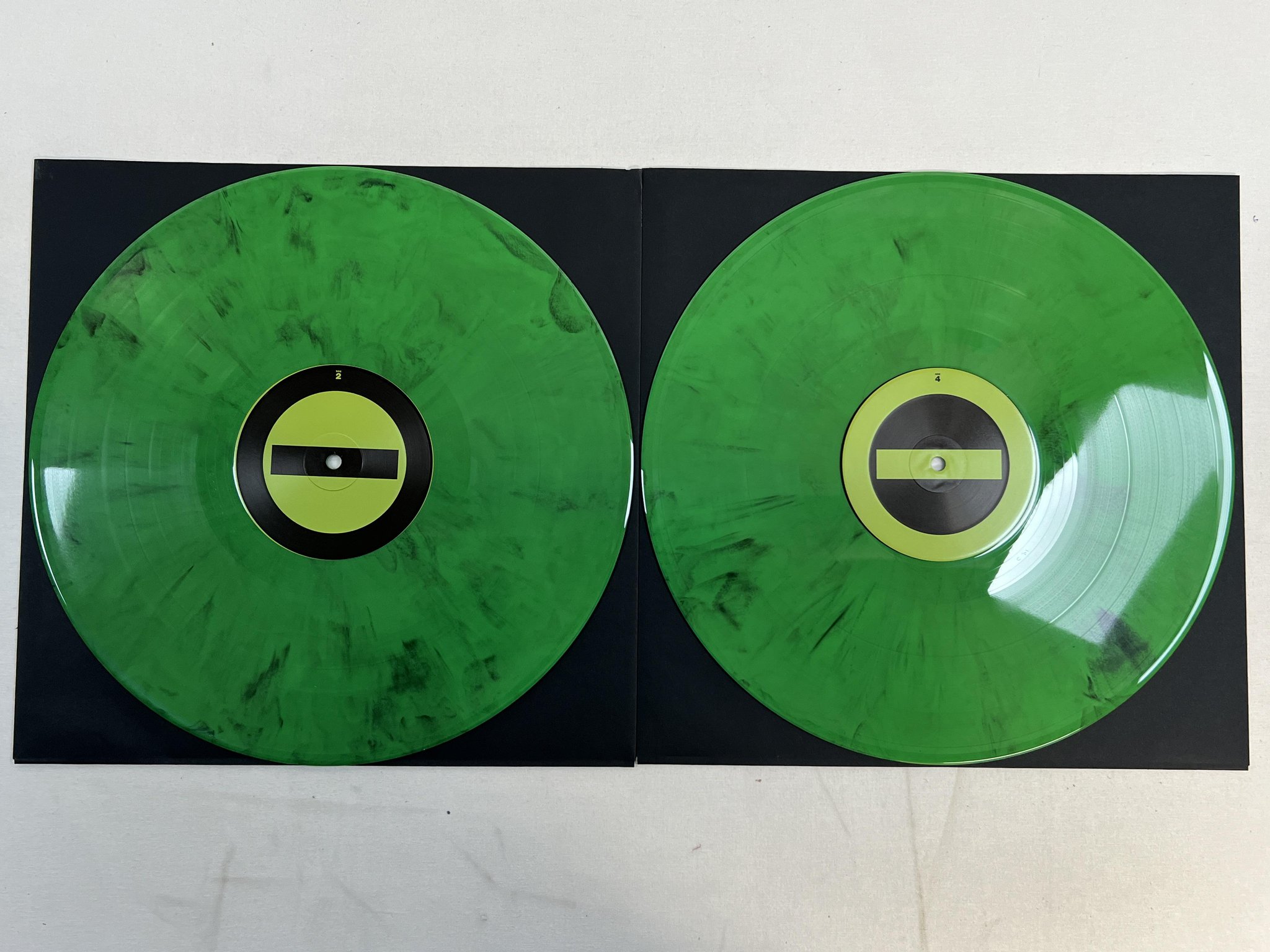 Omslagsbild för skivan TYPE O NEGATIVE Slow, Deep And Hard 2xLP 2021 ROADRUNNER ROGV-132