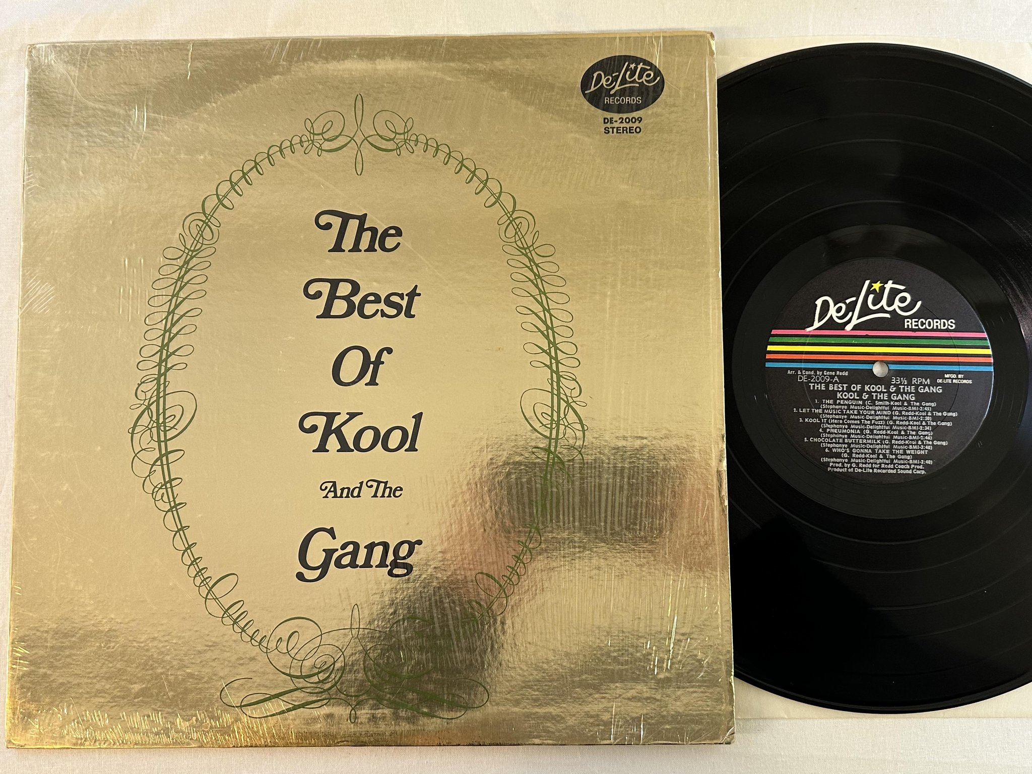 Omslagsbild för skivan KOOL AND THE GANG the best of LP -71 US DE-LITE DE-2009 ** FUNKY SOUL **