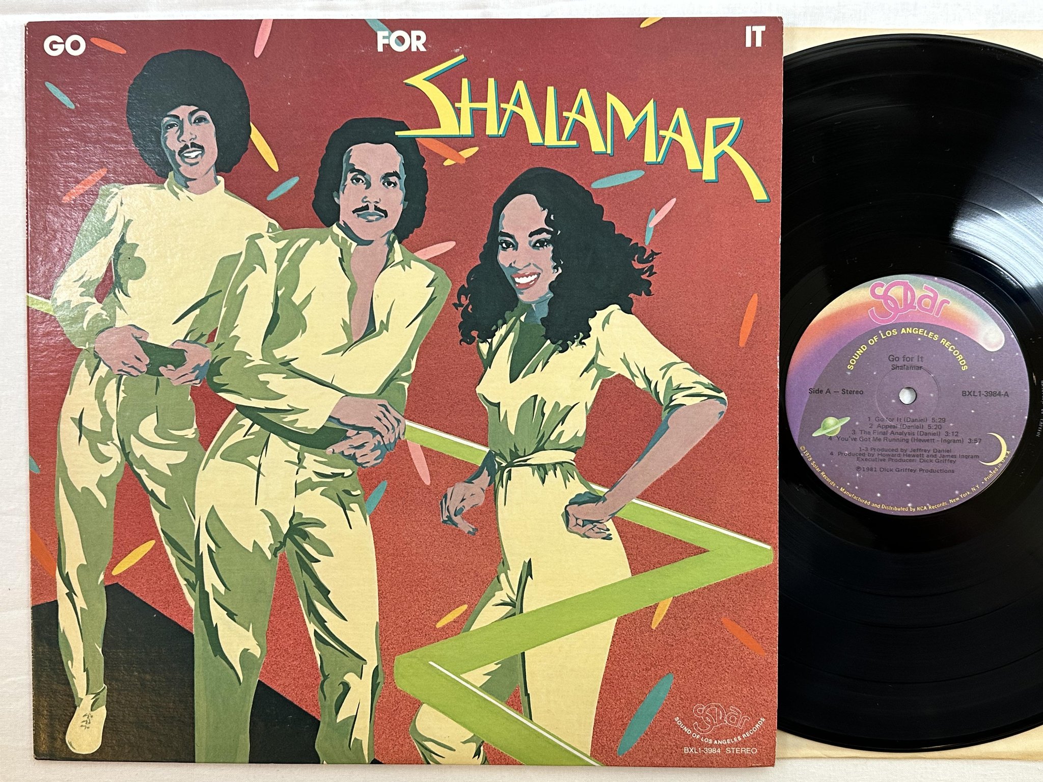 Omslagsbild för skivan SHALAMAR go for it LP -78 US SOLAR SXL 1-3984 ** you've got me running **