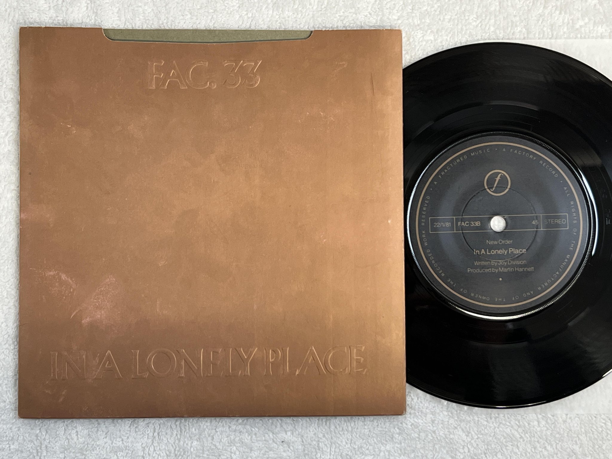 Omslagsbild för skivan NEW ORDER ceremony 7" -81 UK FACTORY FAC 33 DAMONT PRESSING