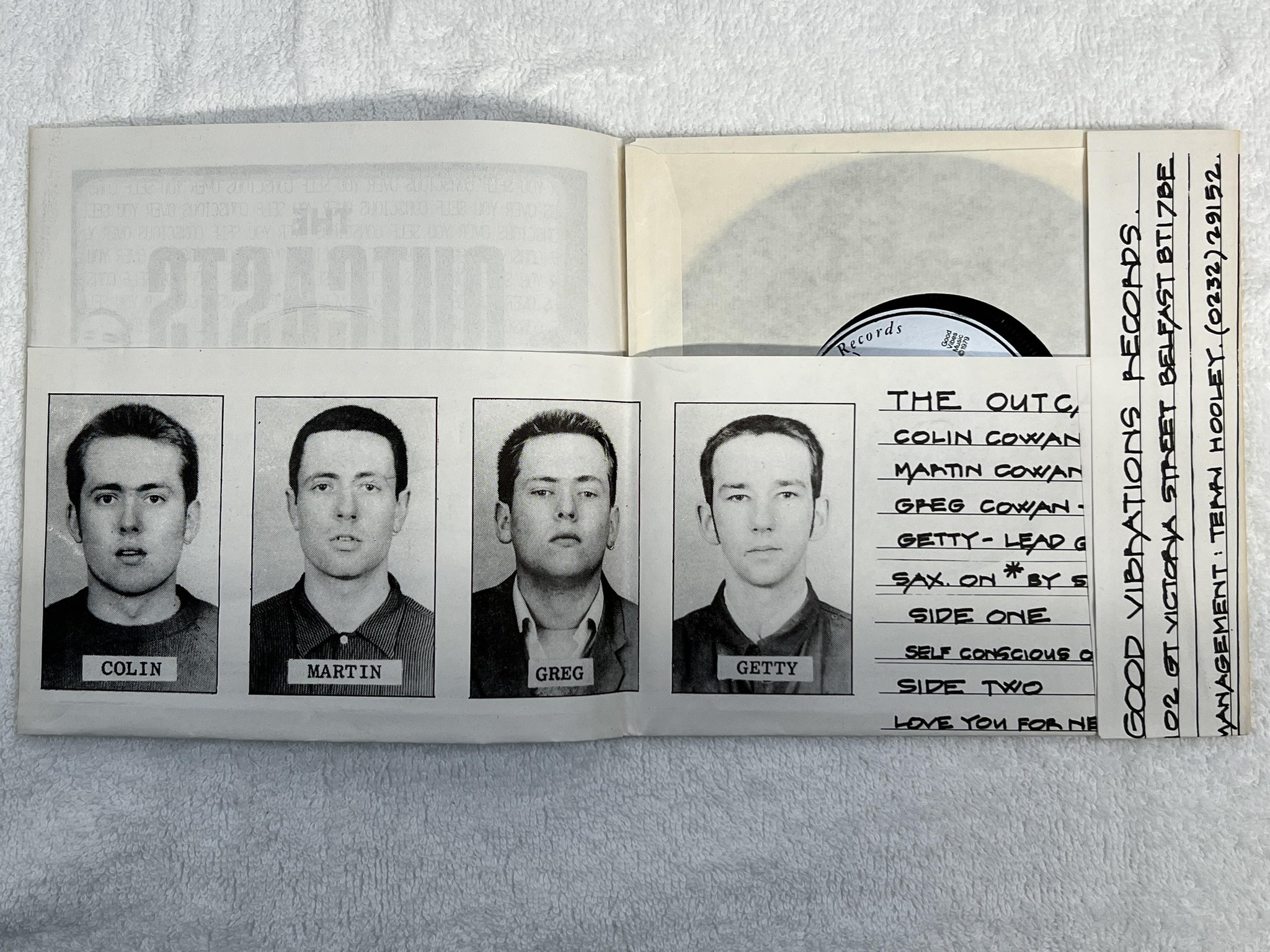 Omslagsbild för skivan THE OUTCASTS Self Conscious Over You 7" -79 UK GOT 17 *** PUNK ROCK ***