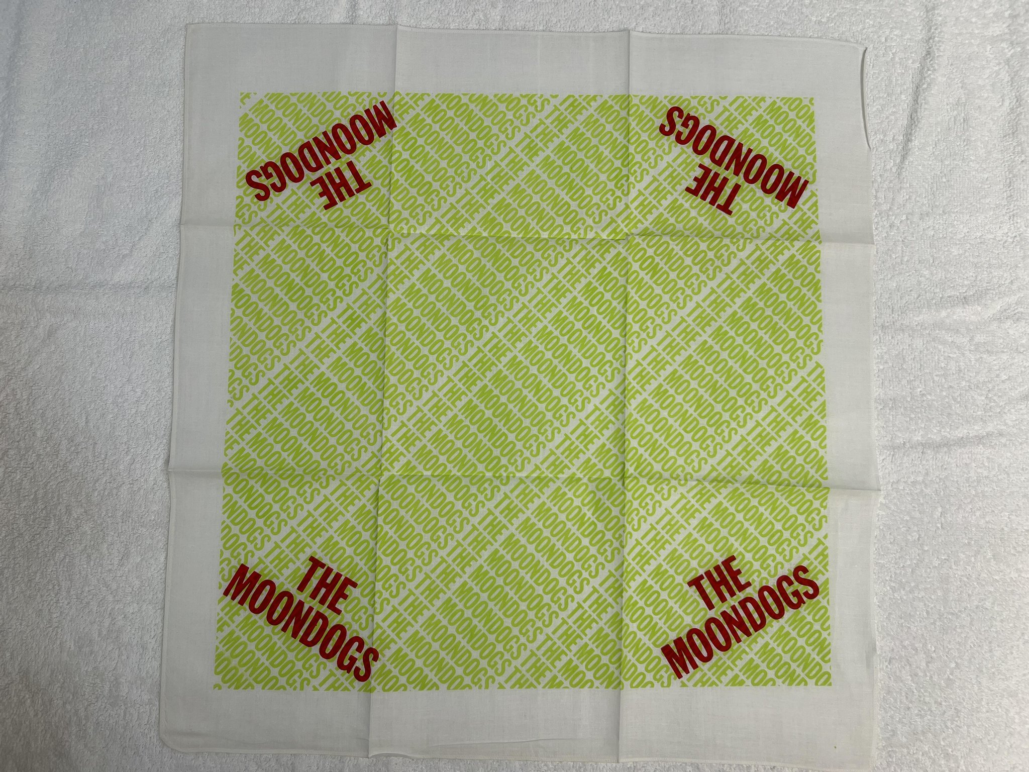 Omslagsbild för skivan THE MOONDOGS talking in the canteen 7" -81 UK REAL ARE-14 *** w/ Neckerchief ***