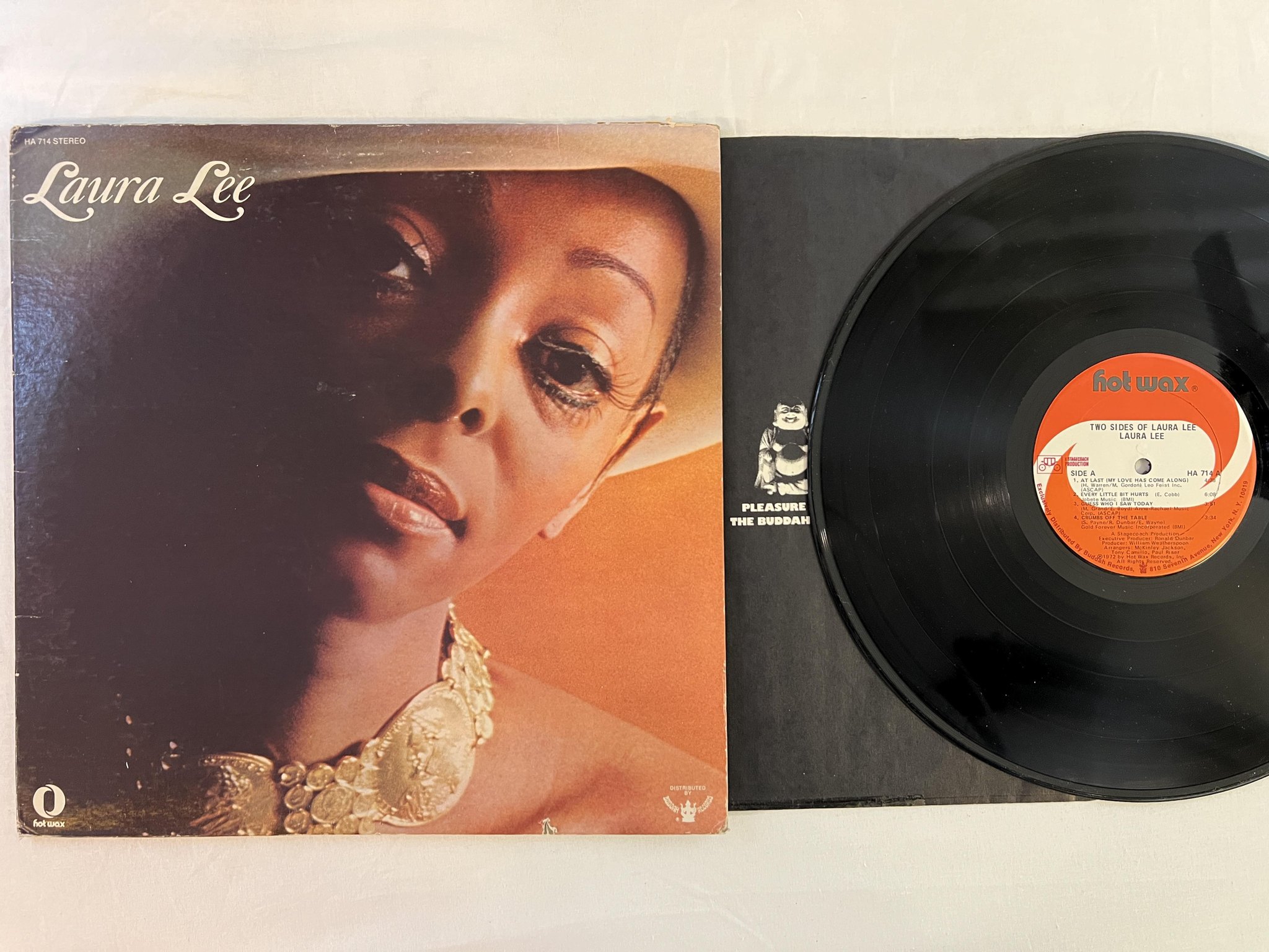 Omslagsbild för skivan LAURA LEE two sides of Laura Lee LP -72 US HOT WAX HA 714