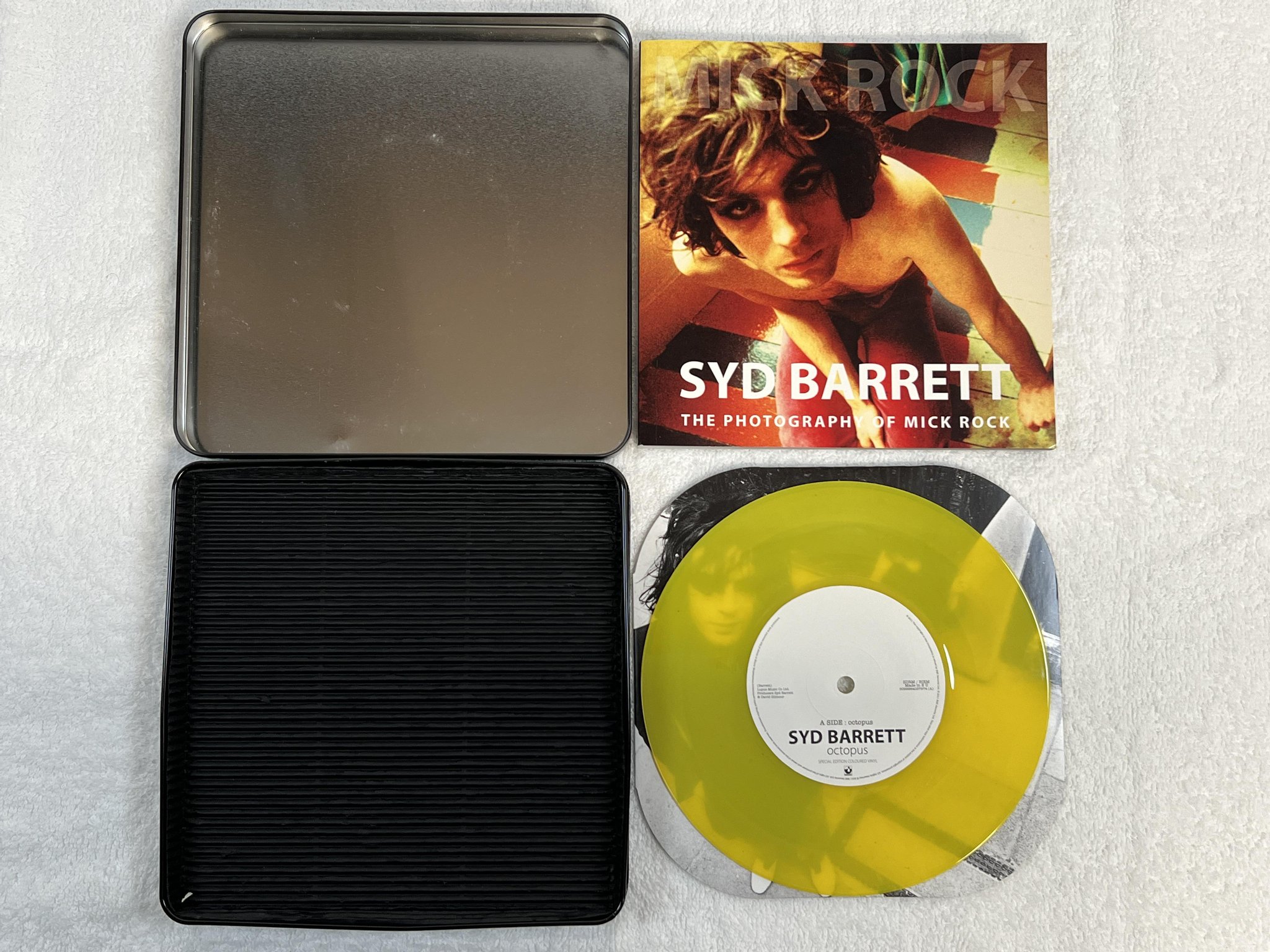 Omslagsbild för skivan SYD BARRETT The Photography Of Mick Rock 7" BOX SET 2011 EMI 5099964037974