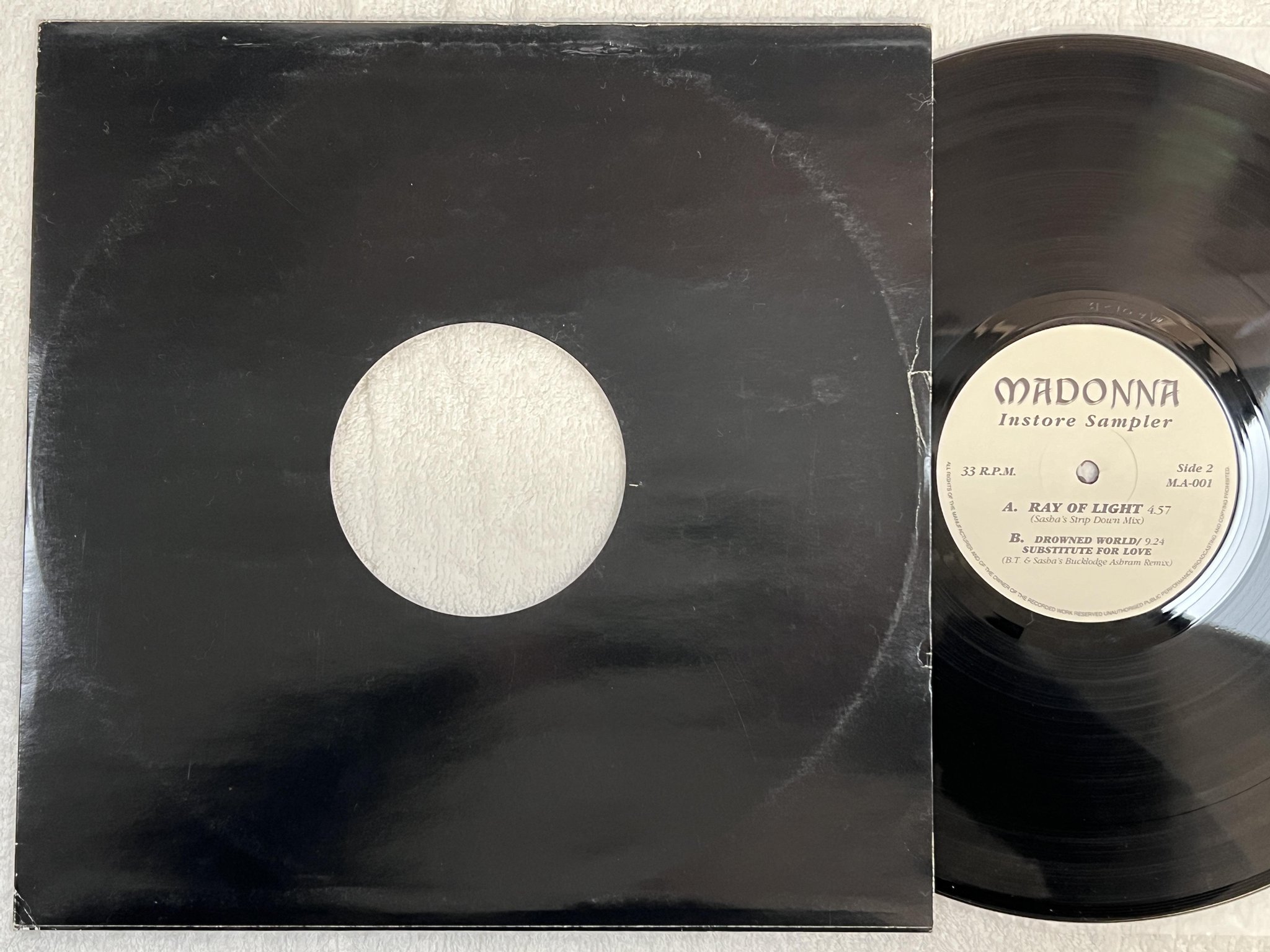 Omslagsbild för skivan MADONNA frozen 12" Instore Sampler MA 001