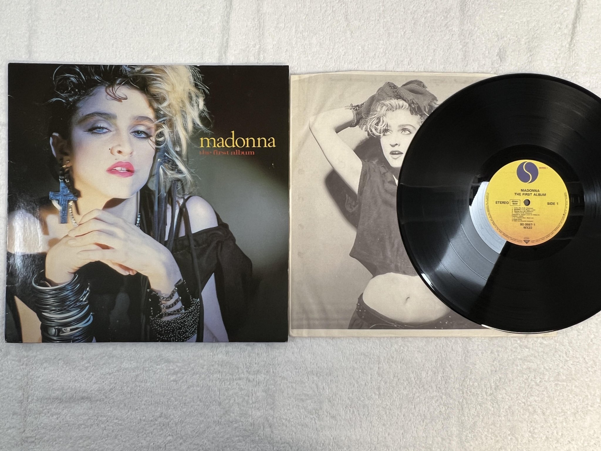 Omslagsbild för skivan MADONNA the first album 12" -83 Ger SIRE 92-3867-1