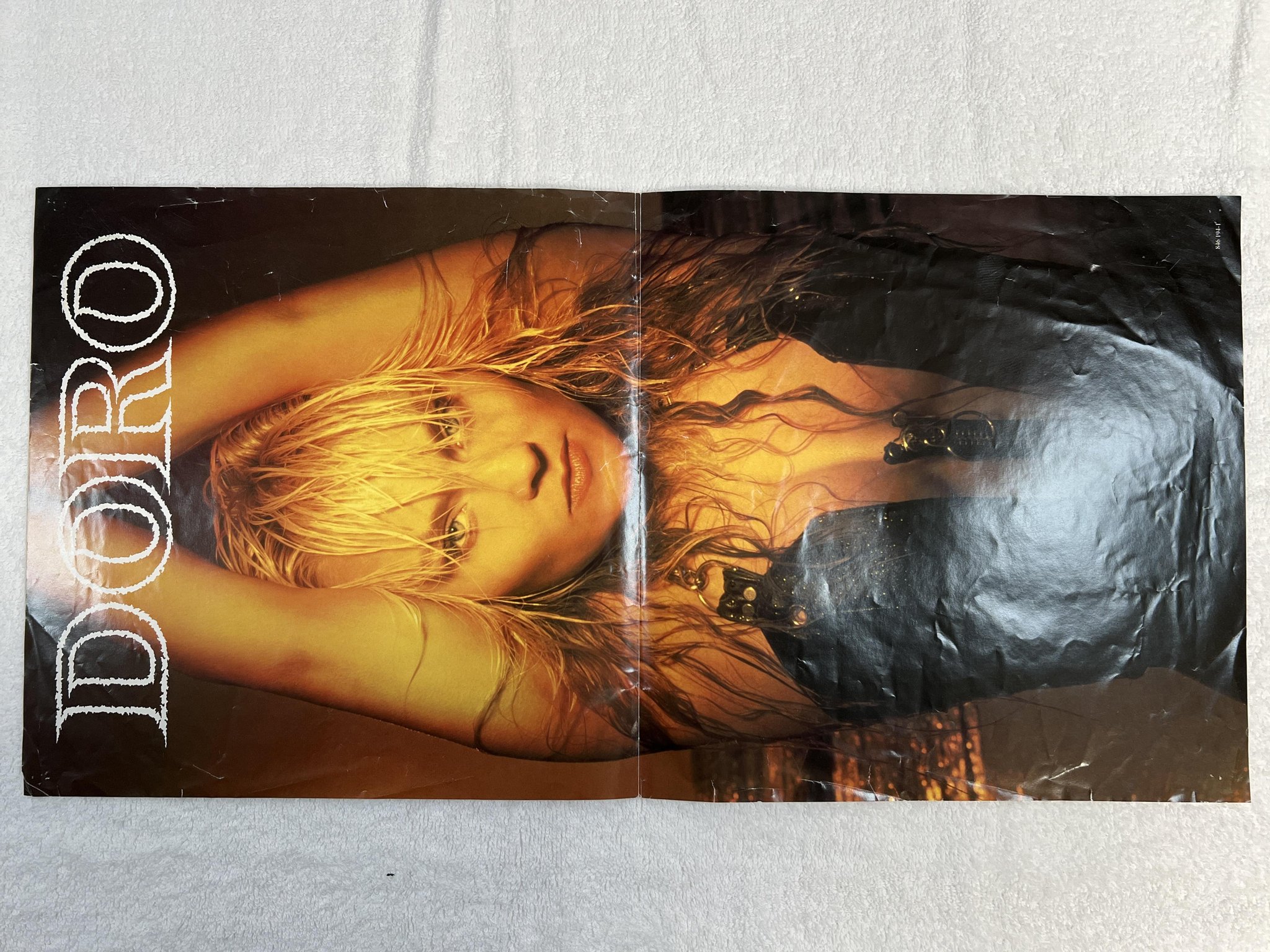 Omslagsbild för skivan DORO s/t LP -90 VERTIGO 846 194-1 *** w/ poster ***