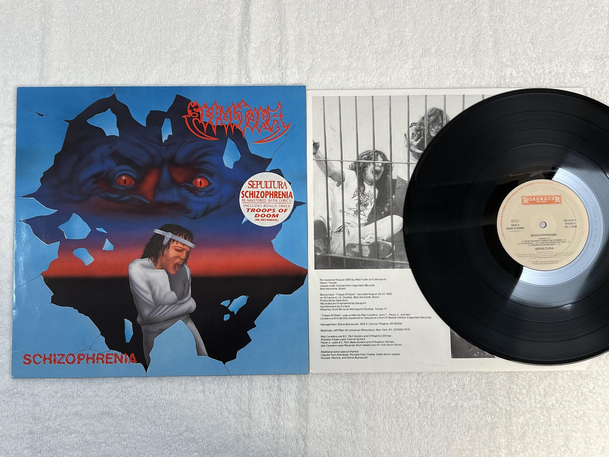 Omslagsbild för skivan SEPULTURA schizophrenia LP -87 Hol ROADRACER RO 93601 *** TRASH *** rare !!