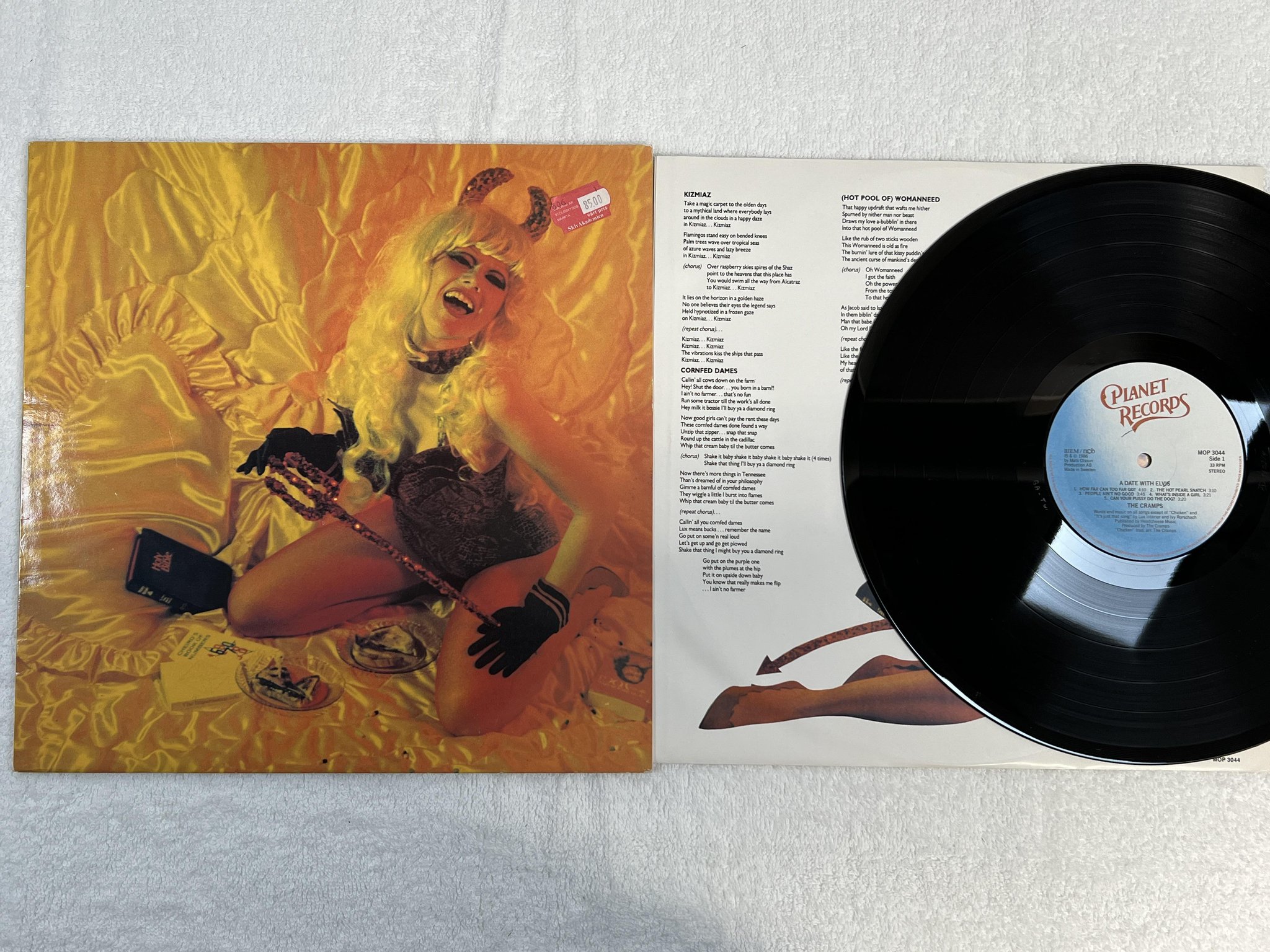 Omslagsbild för skivan THE CRAMPS a date with Elvis LP -86 Swe PLANET MOP 3044