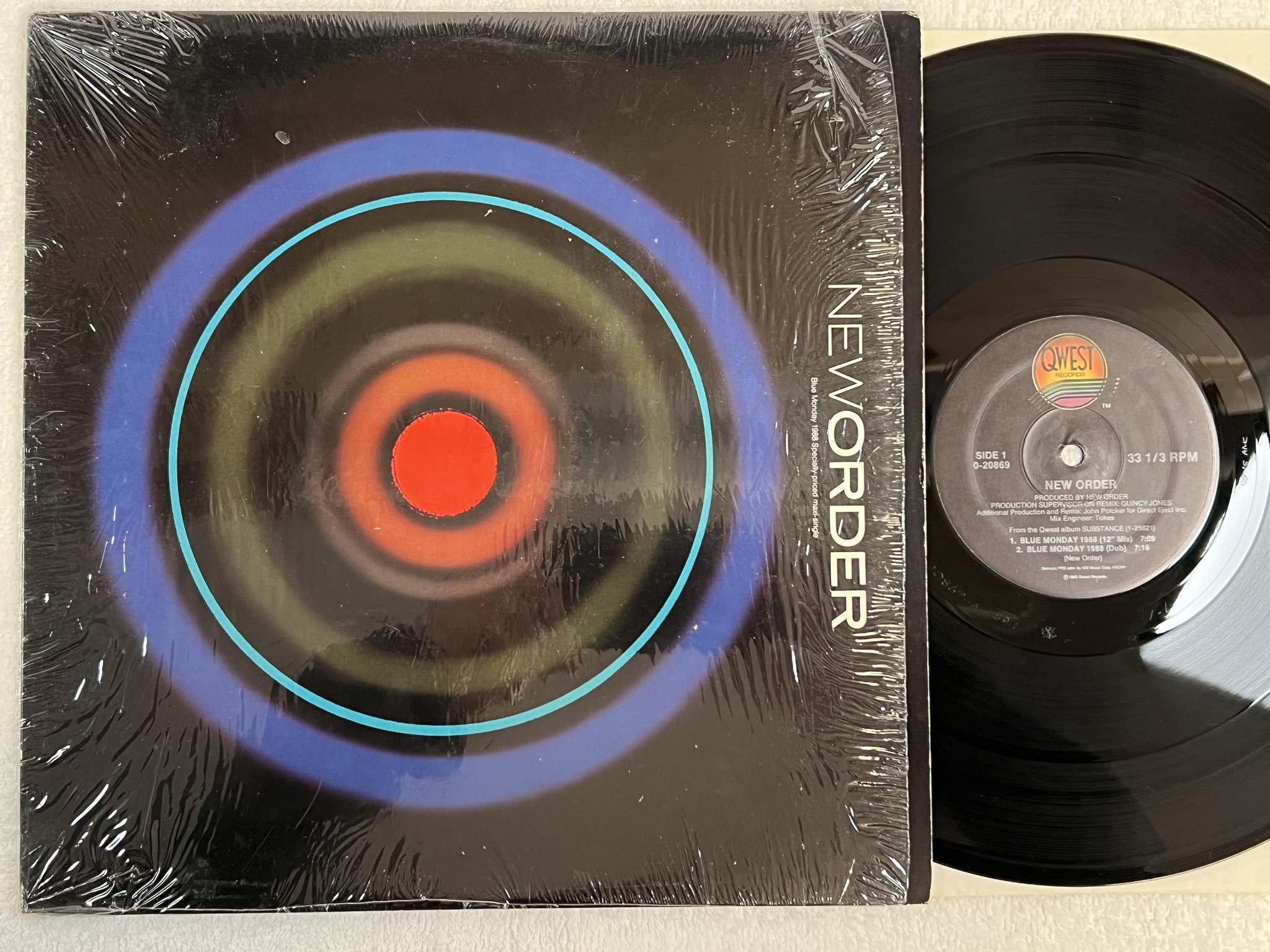 Omslagsbild för skivan NEW ORDER blue monday 1988 12" US QWEST 0-20869