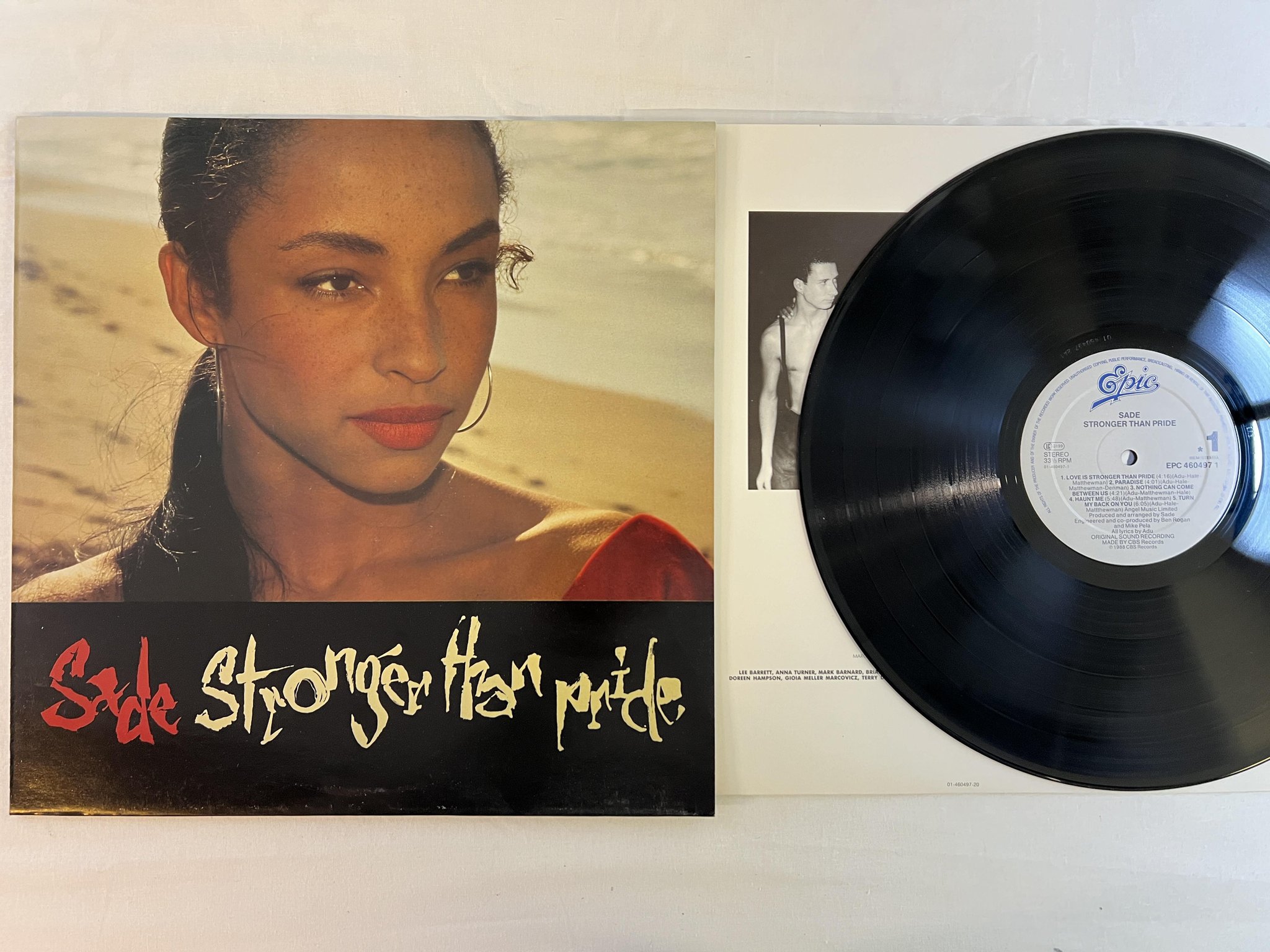 Omslagsbild för skivan SADE stronger than pride LP -88 Hol EPIC EPC 4604971