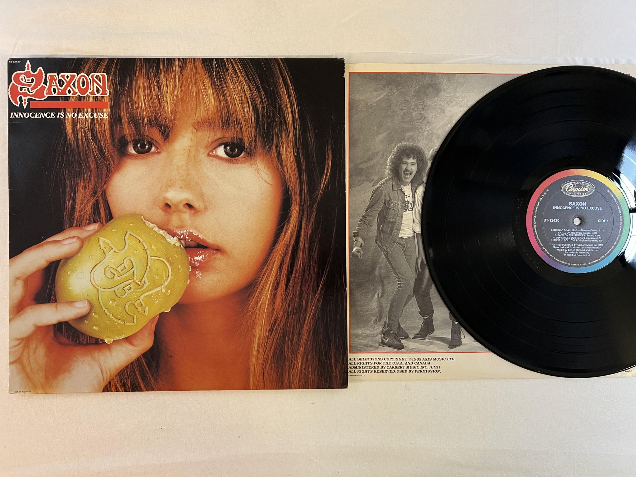 Omslagsbild för skivan SAXON innocence is no excuse LP -85 Can CAPITOL SR-12420