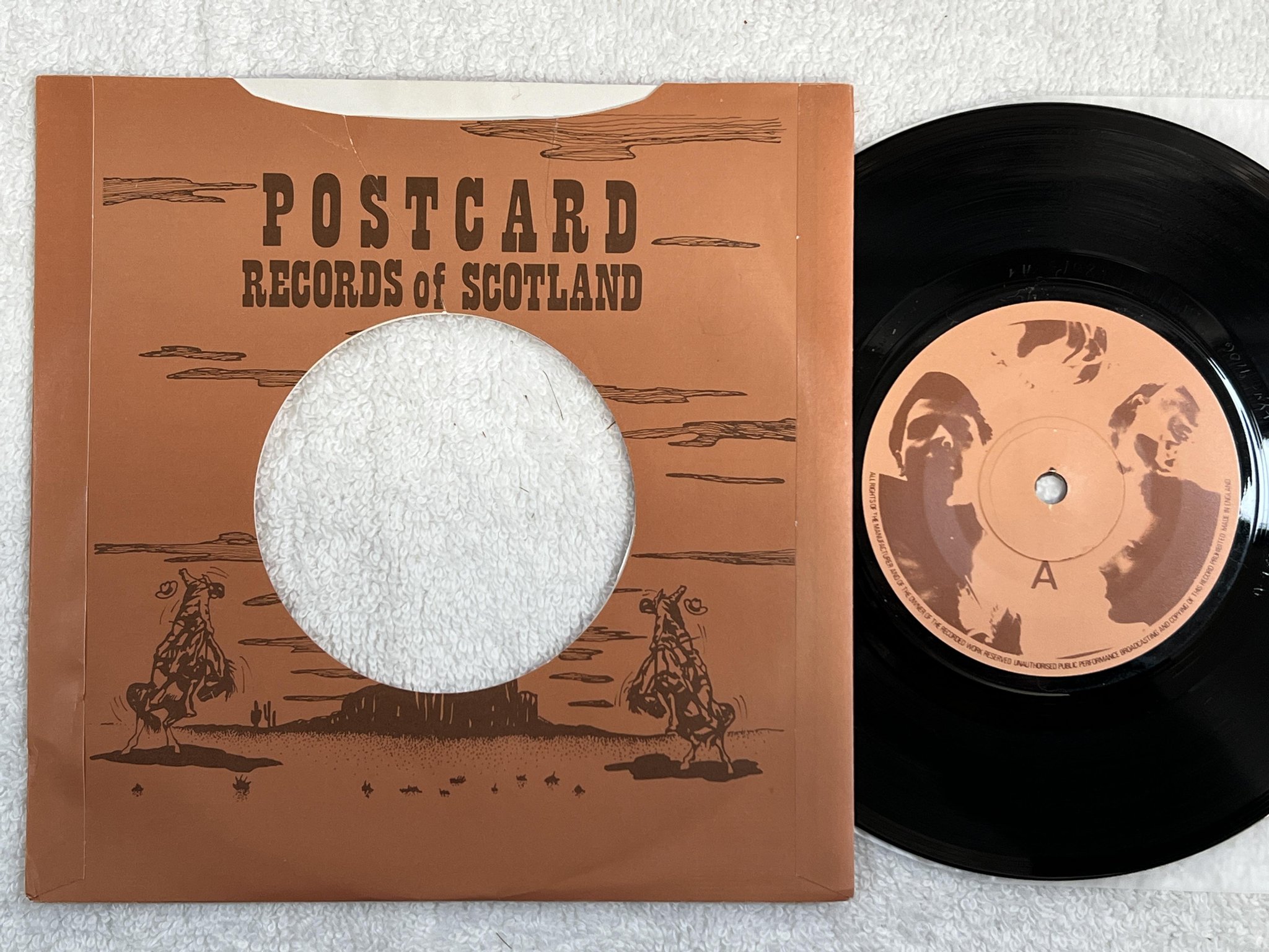 Omslagsbild för skivan JOSEF K Radio Drill Time 7" -80 UK POSTCARD 80 3 *** NEW WAVE ***