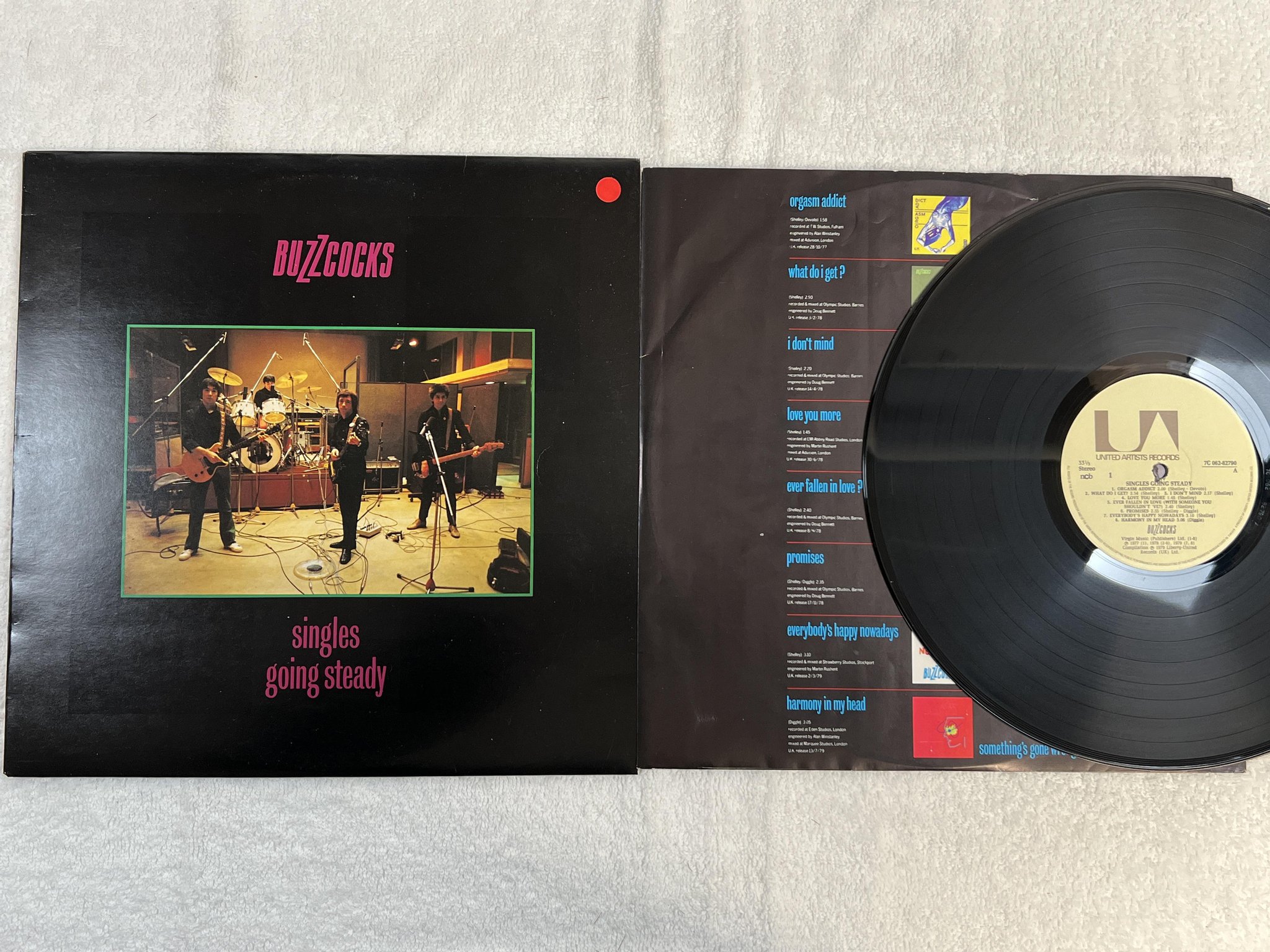 Omslagsbild för skivan BUZZCOCKS singles going steady LP -81 ncb UNITED 7C 062-82790