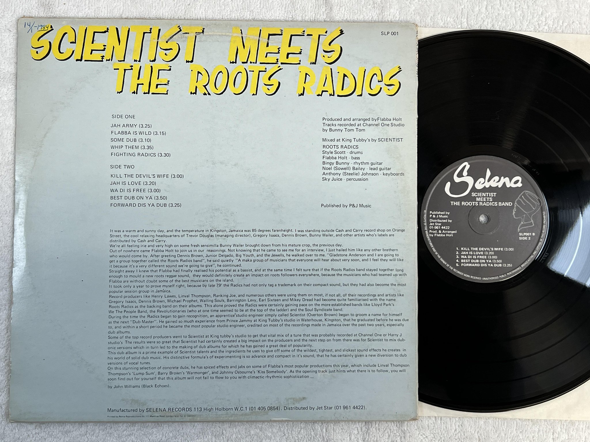Omslagsbild för skivan SCIENTIST meets THE ROOTS RADICS BAND LP -82 UK selena SLP 001 ** DUB REGGAE **