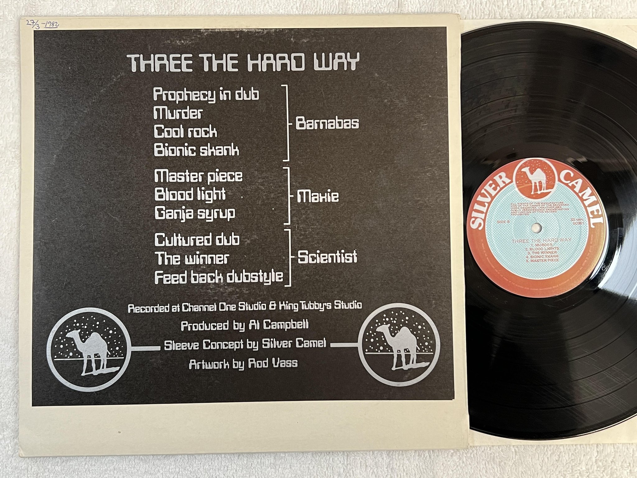 Omslagsbild för skivan V/A three the hard way LP -81 UK SILVER CAMEL SC001 ** RARE DUB REGGAE **