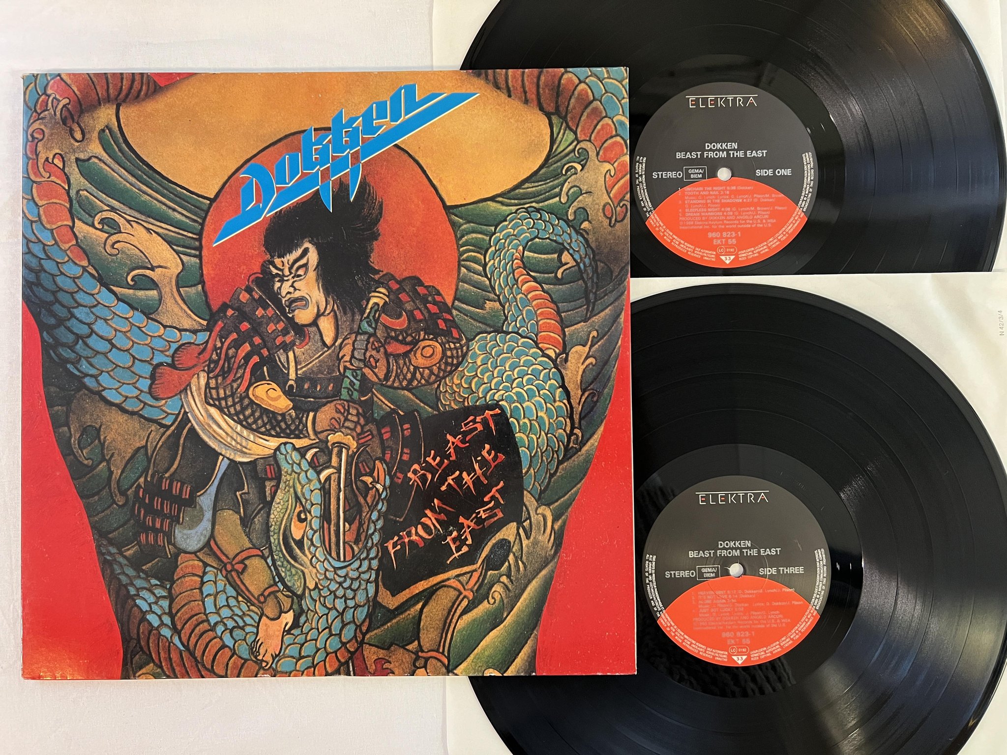 Omslagsbild för skivan DOKKEN beast from the east LP -88 Ger ELEKTRA 960 823-1