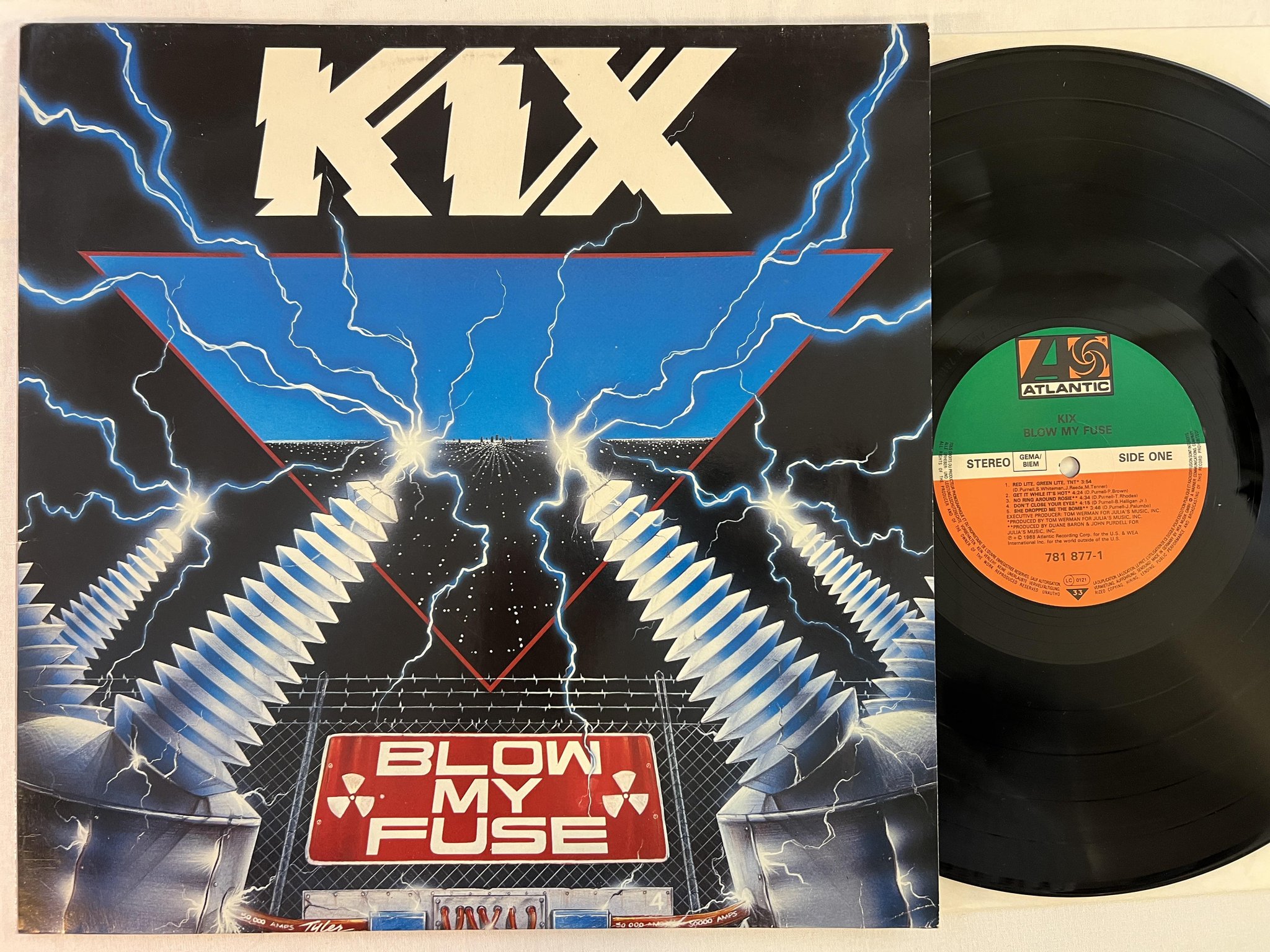 Omslagsbild för skivan KIX blow my fuse LP -88 Ger ATLANTIC 781 877-1