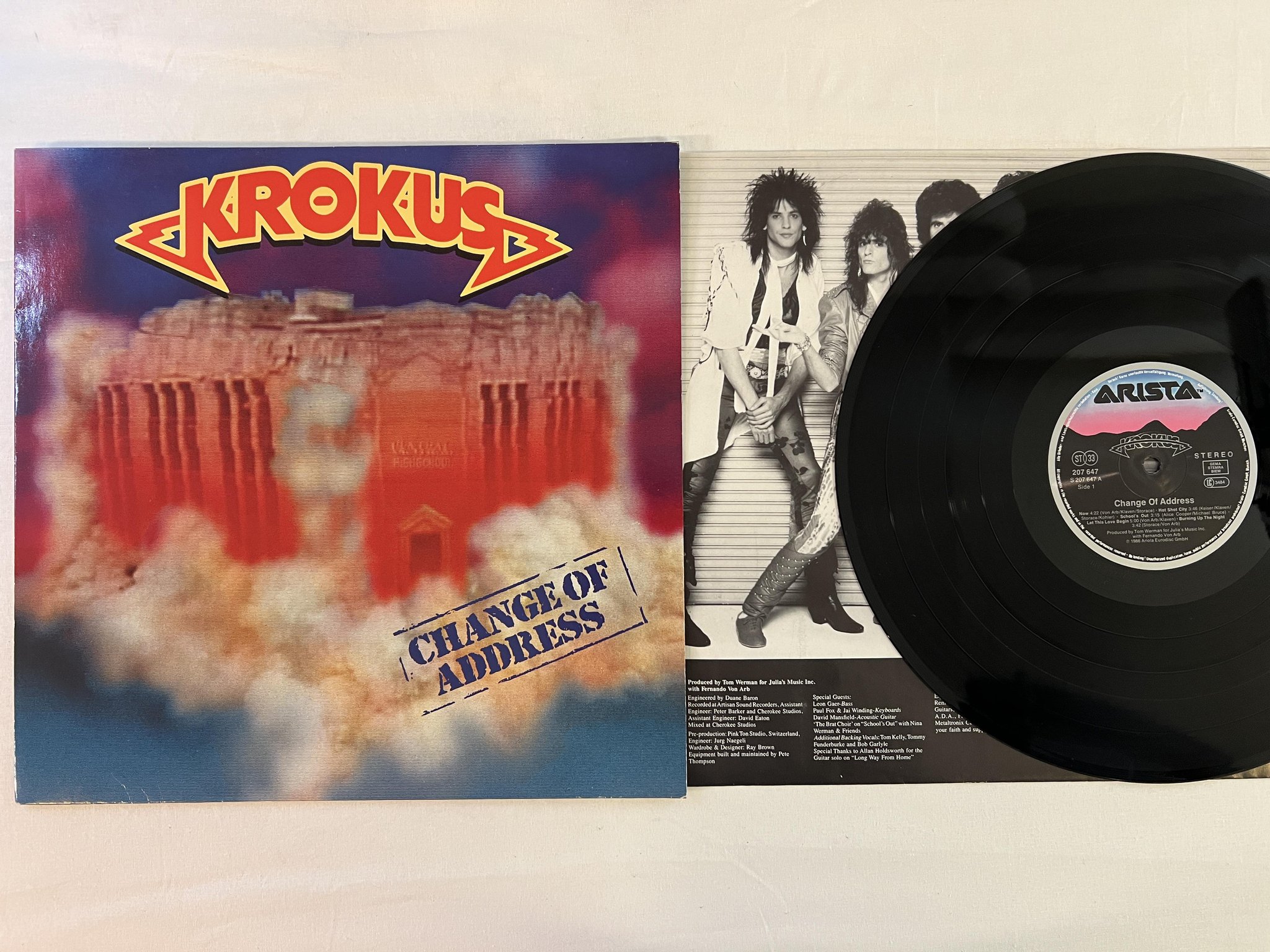 Omslagsbild för skivan KROKUS change of address LP -86 ARISTA 207 647
