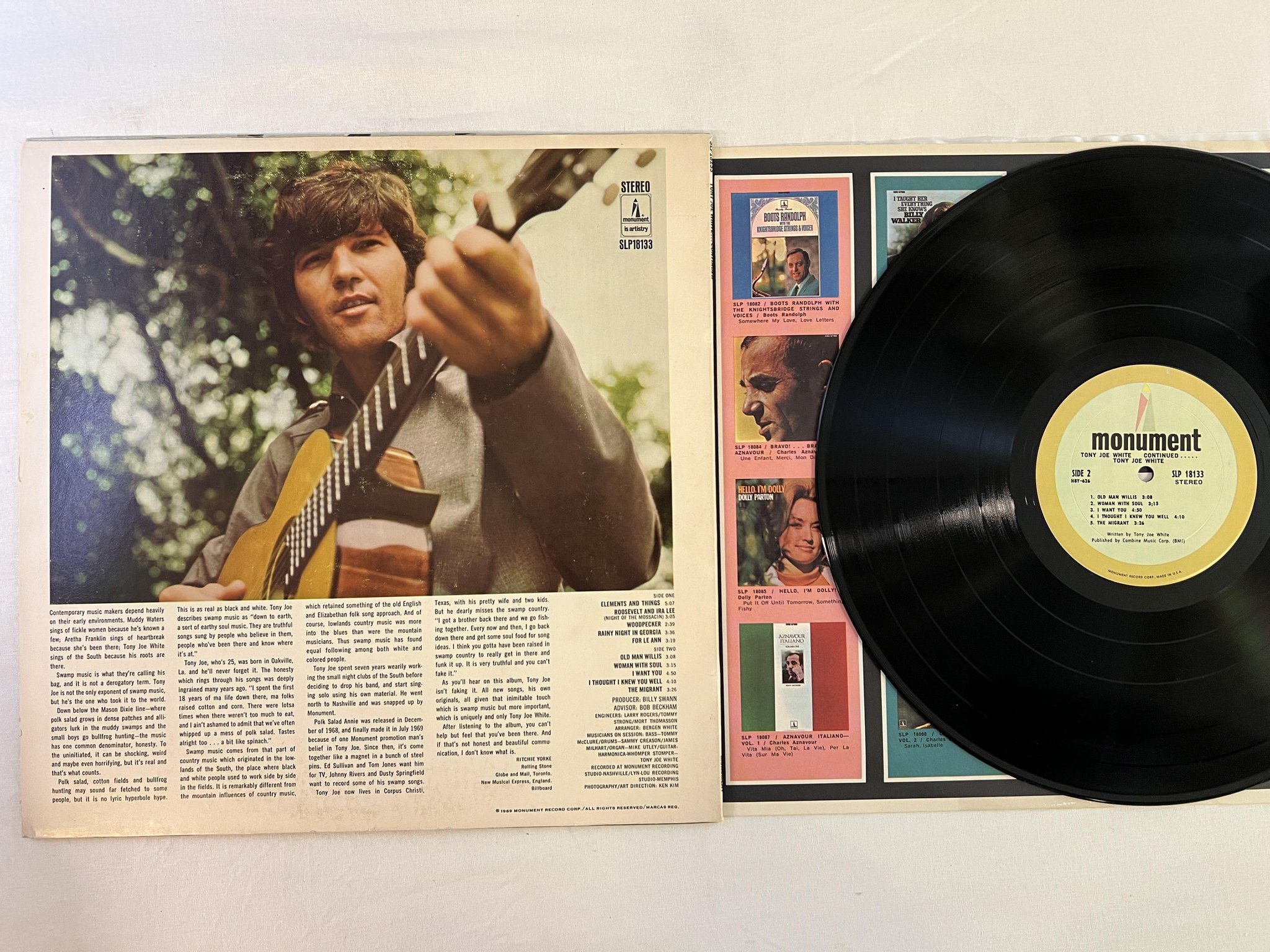 Omslagsbild för skivan TONY JOE WHITE continued... LP US MONUMENT SLP 18133